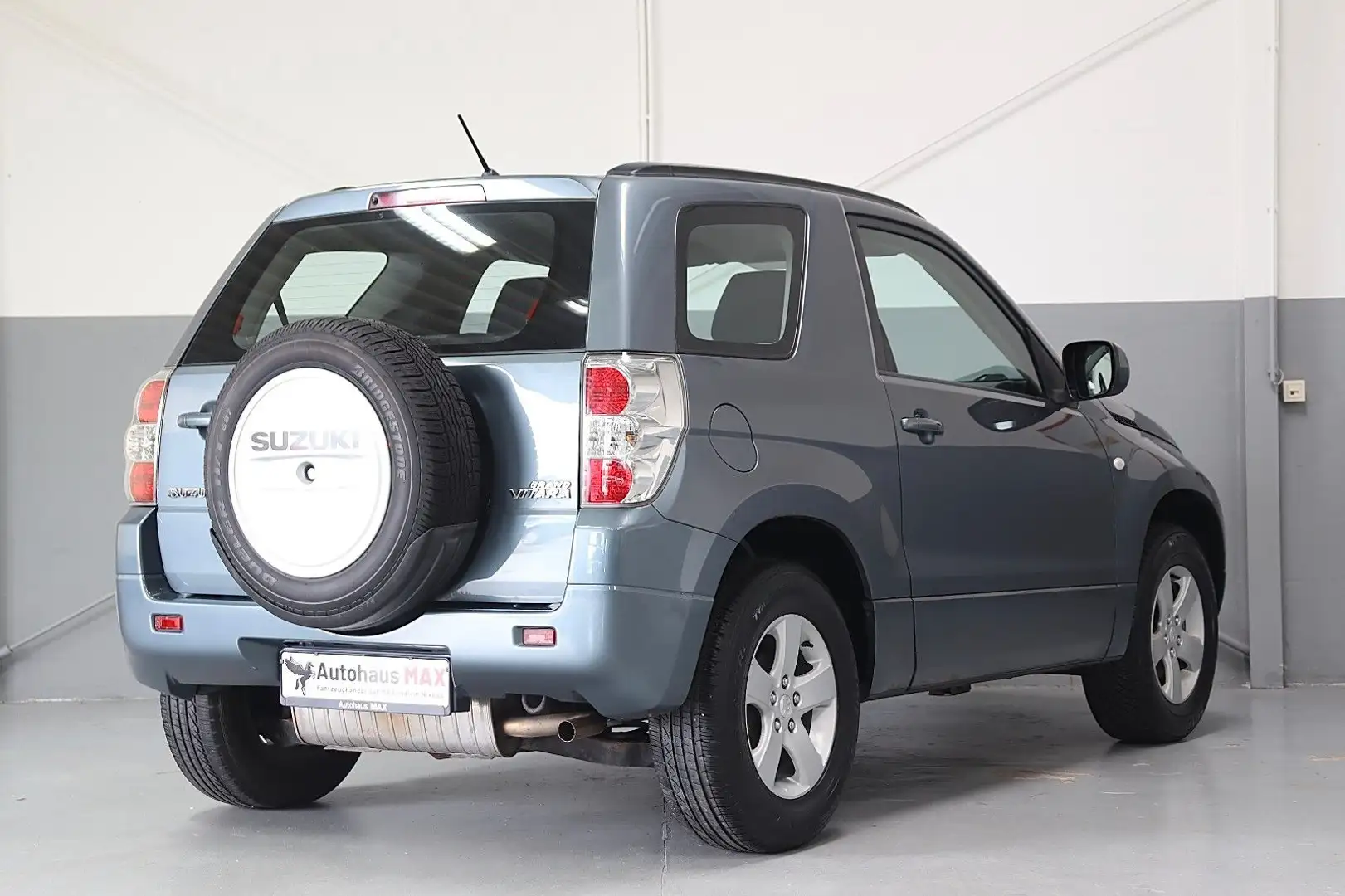 Suzuki Grand Vitara 1.6 Club ~ Sitzheizung~MFL~Klimaaut Grau - 2