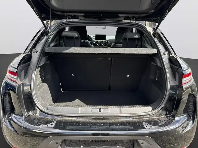 DS Automobiles DS 3 view 7