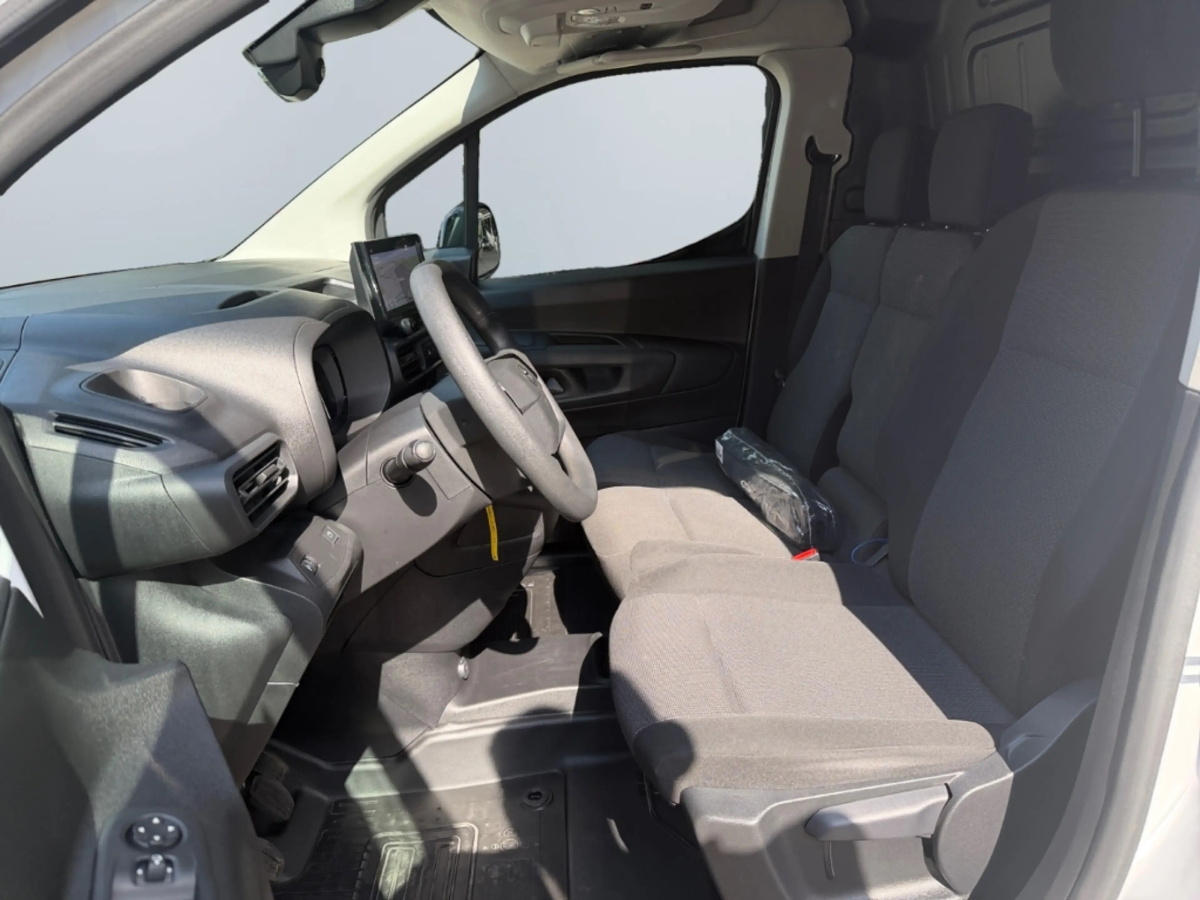 Toyota Proace City 1.5 D-4D L1 Meister *LED*CarPlay*Navi* — photo 9