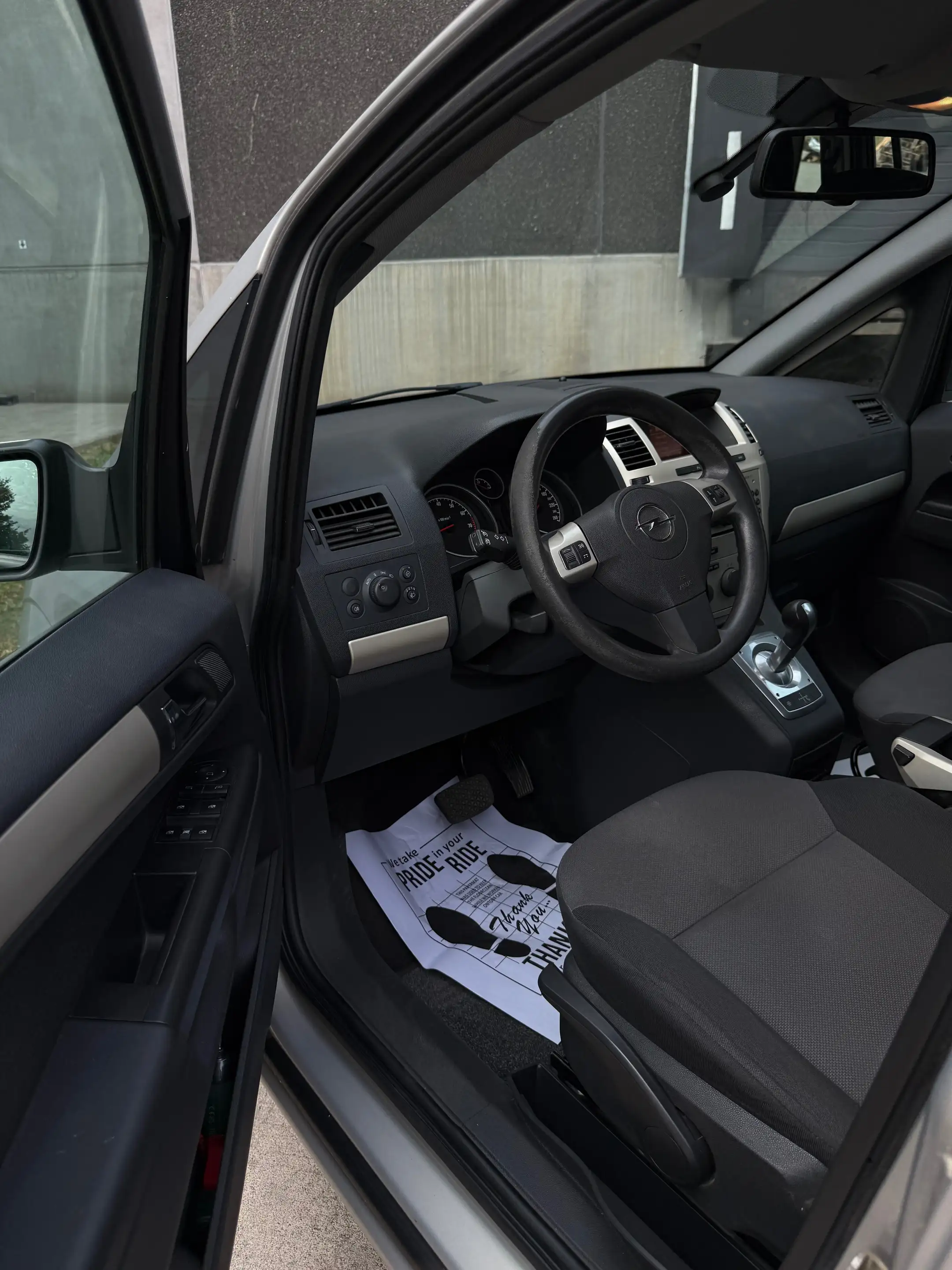 Opel Zafira 7 places • Automatique • Full — photo 7