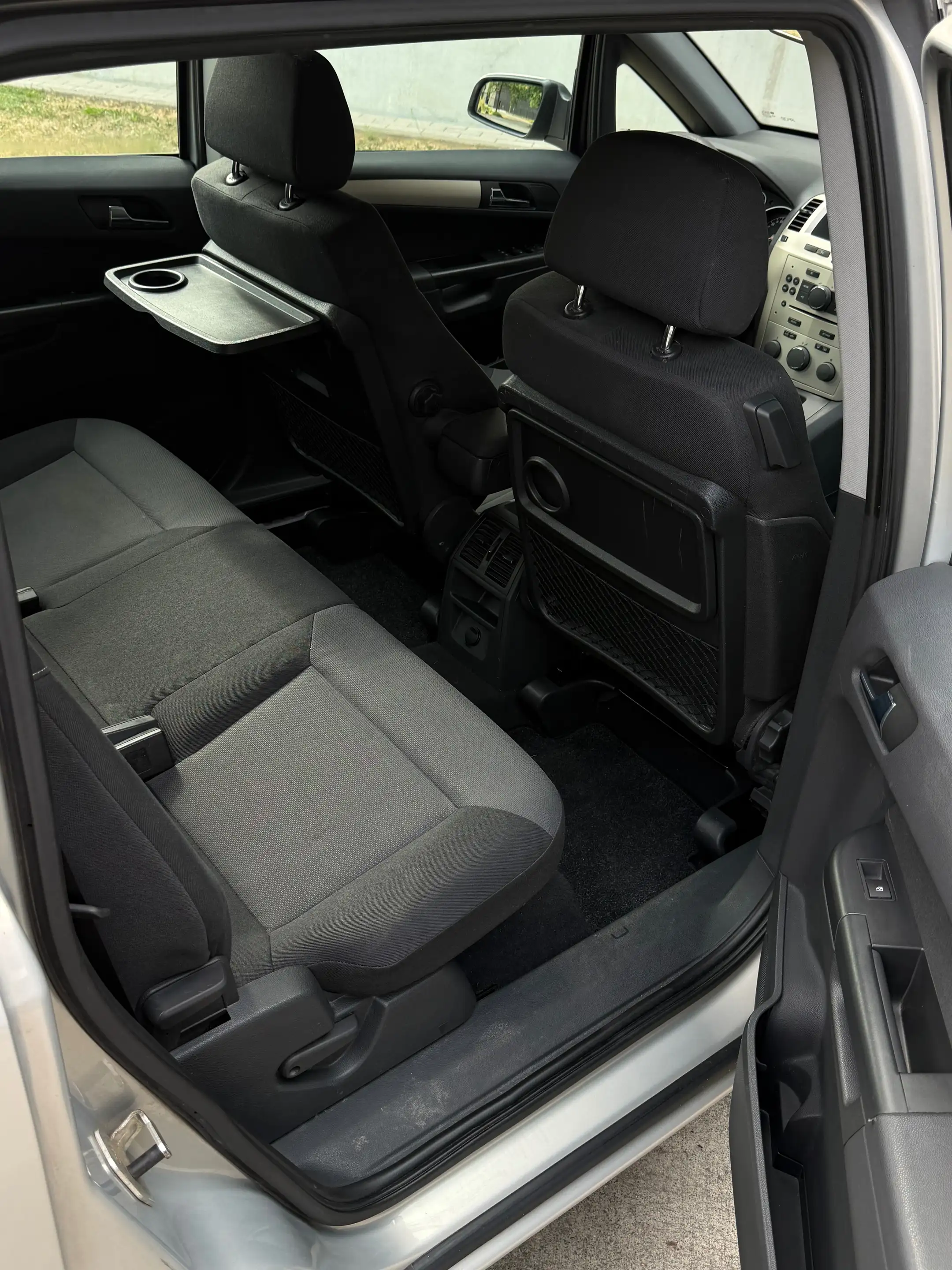 Opel Zafira 7 places • Automatique • Full — photo 4