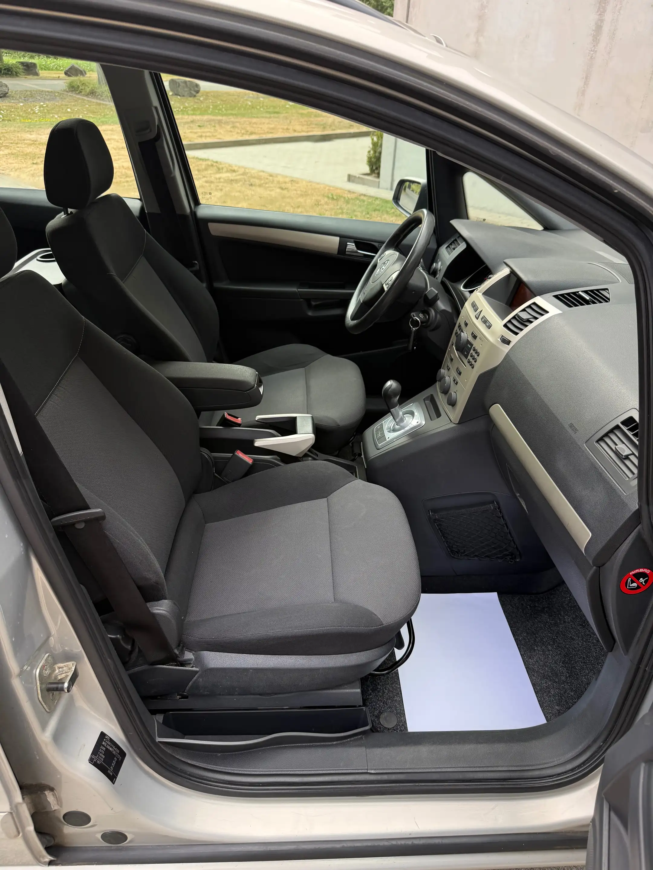 Opel Zafira 7 places • Automatique • Full — photo 10