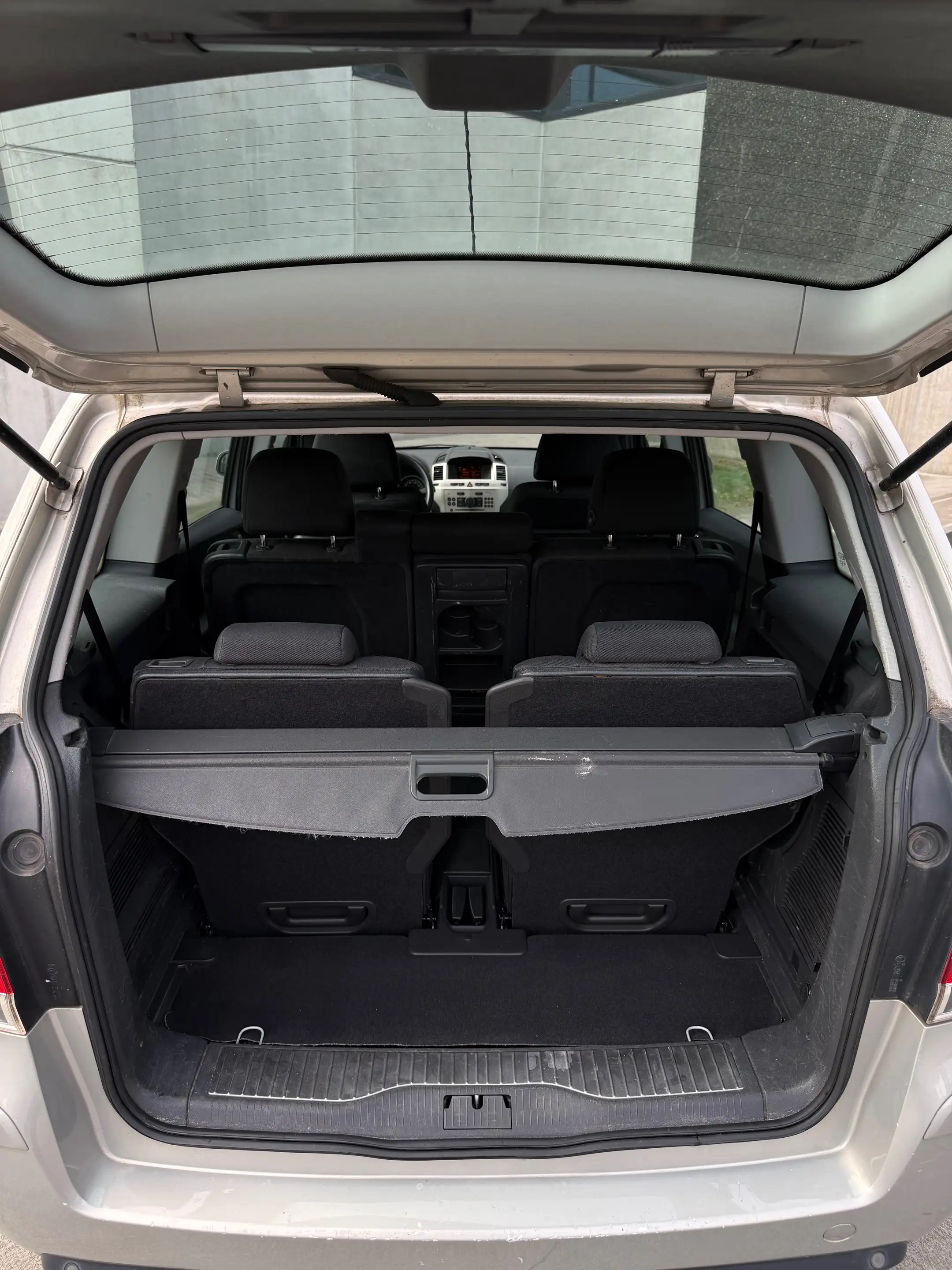 Opel Zafira 7 places • Automatique • Full — photo 6