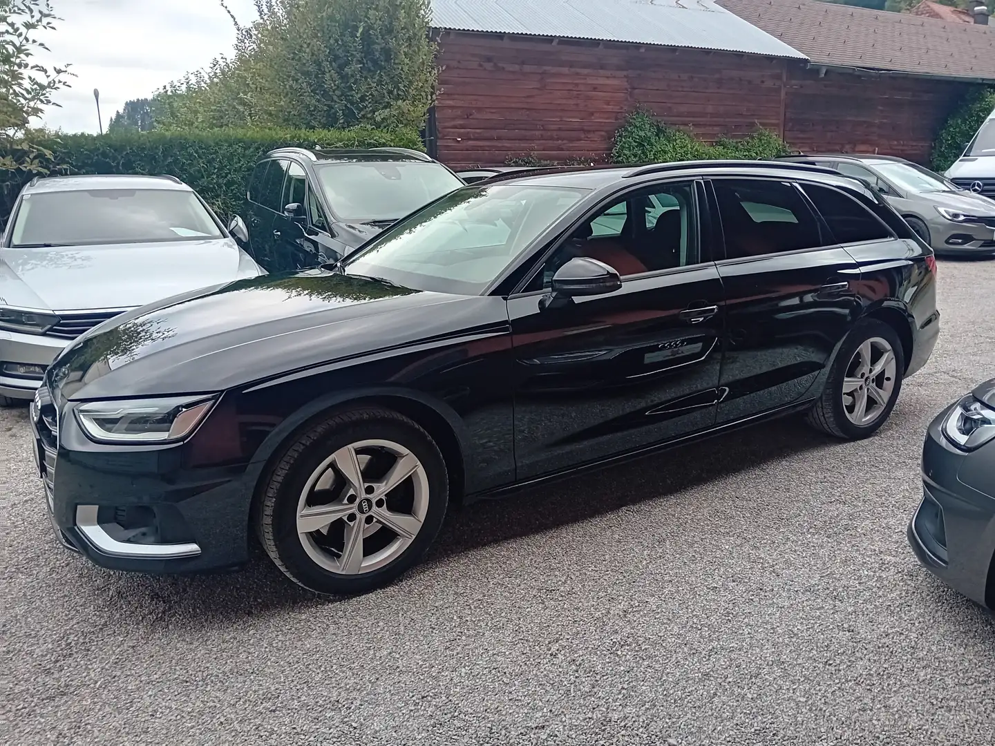 Audi A4 Avant 35 TDI Aut. * AHK, LED, PDC, Navi, usw * Schwarz - 2