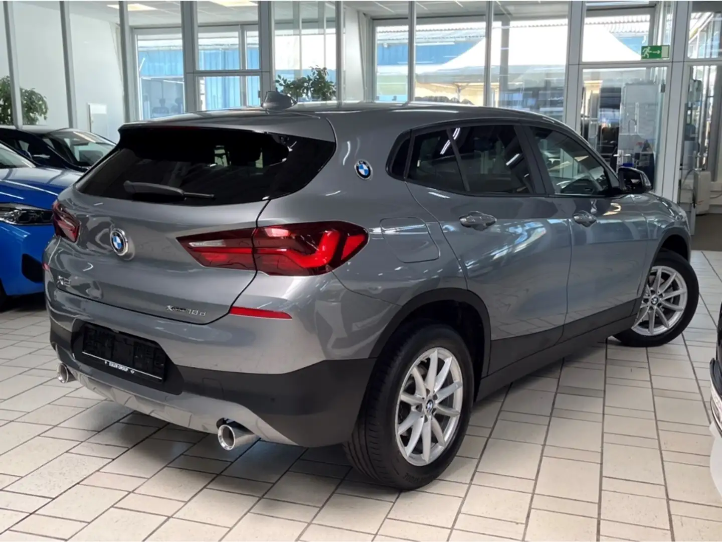 BMW X2 xDrive 18d A LED DAB SHZ Kamera Sonnenschutz El. H Grau - 2