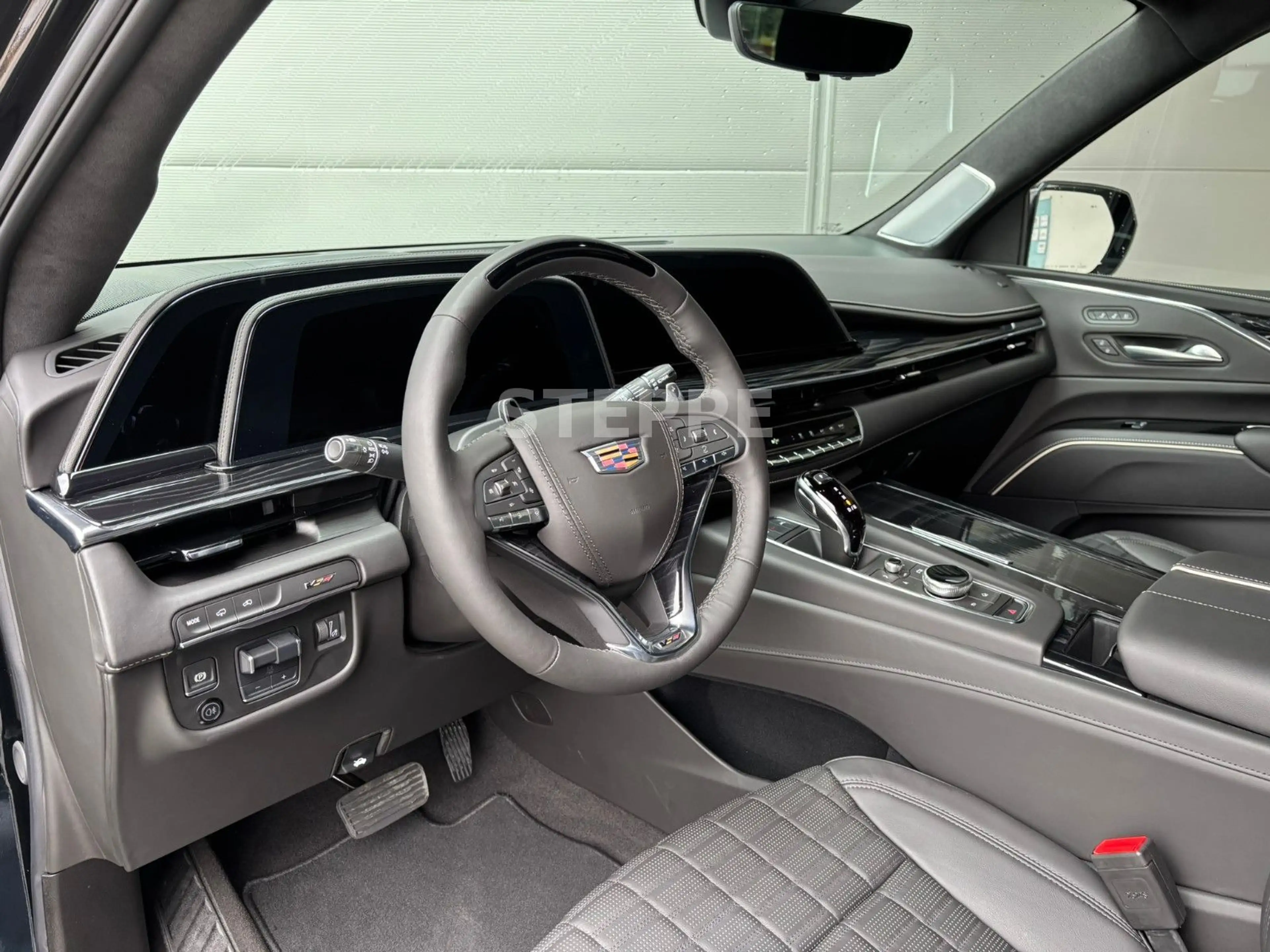 Cadillac Escalade V-Series 6.2 V8 Supercharged AWD — photo 6