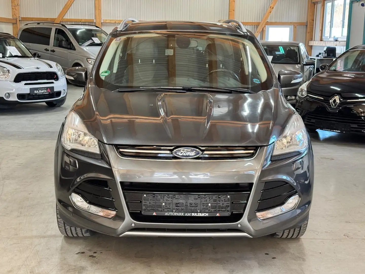 Ford Kuga Titanium 4X4/SHZ/PARKASSIS./AHK Grau - 2