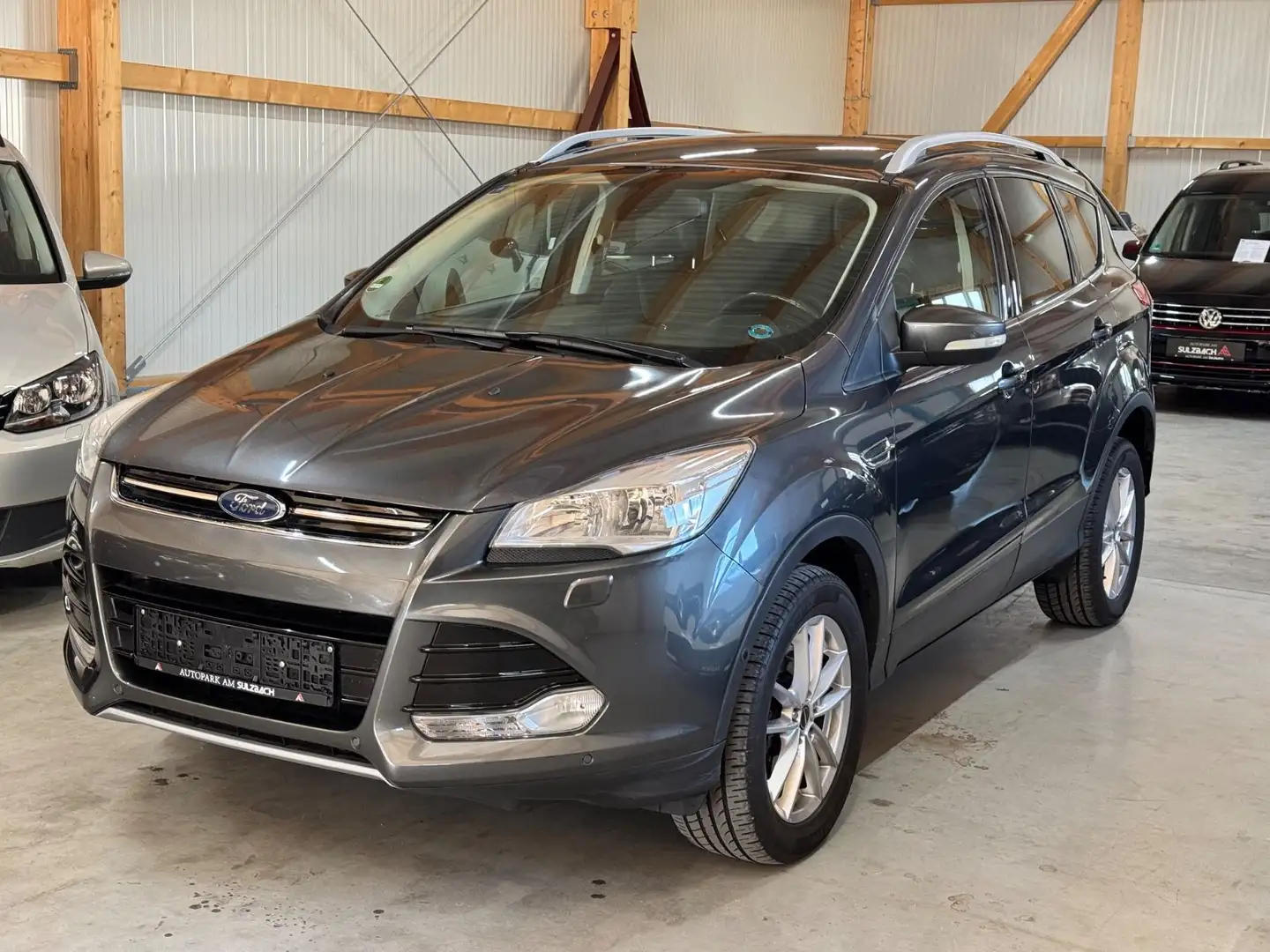 Ford Kuga Titanium 4X4/SHZ/PARKASSIS./AHK Grau - 1