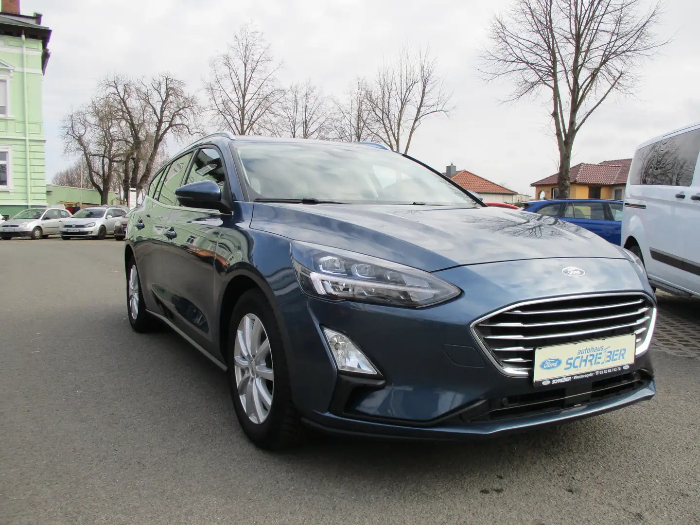 Ford Focus Focus Turnier 1.0 EcoBoost Aut. TITANIUM, Sthzg. Azul - 2