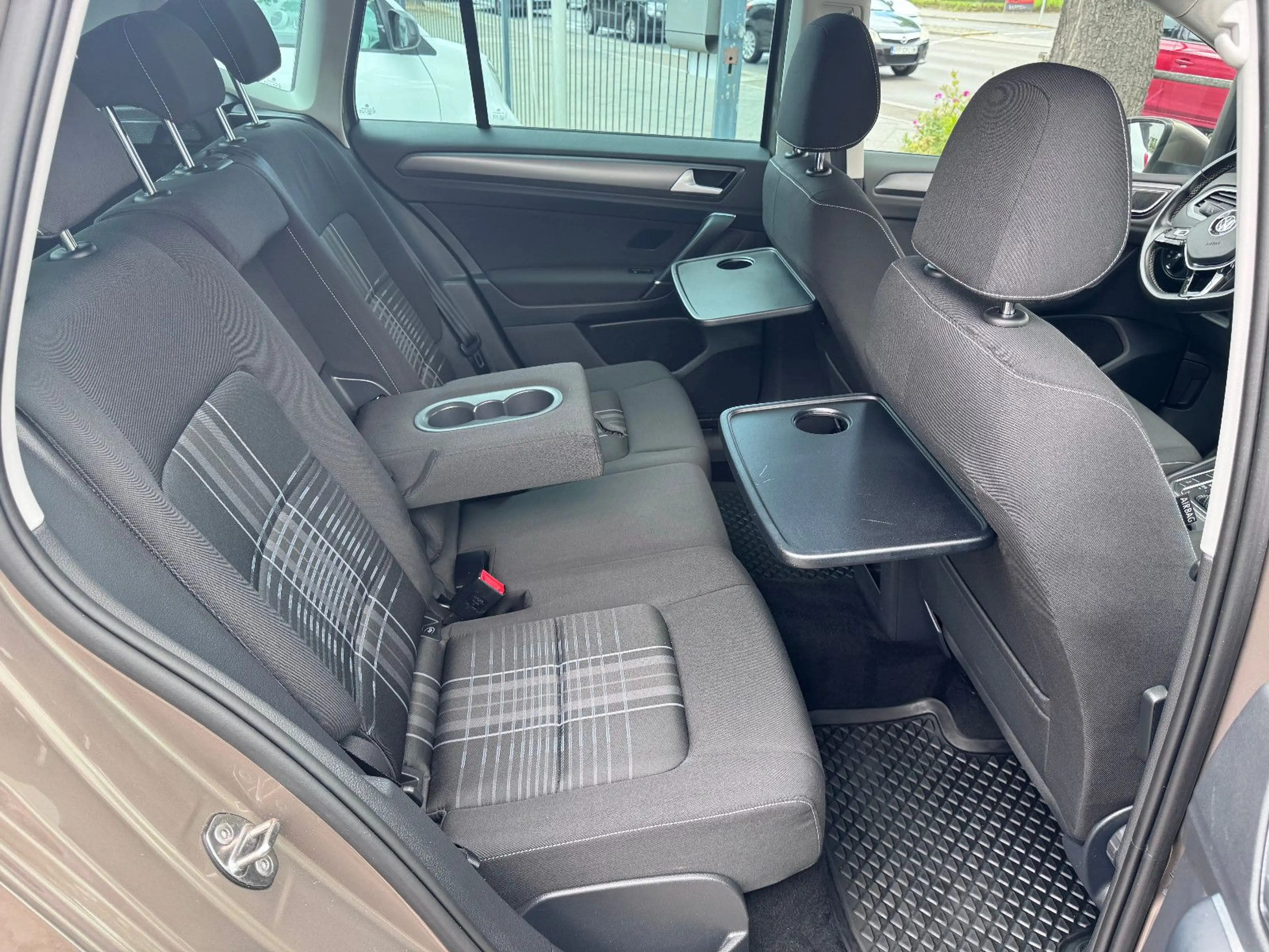 Volkswagen Golf Sportsvan Golf VII SPORTSVAN*2.0 150PS'BMT*2xPDC*SHZ* — photo 15