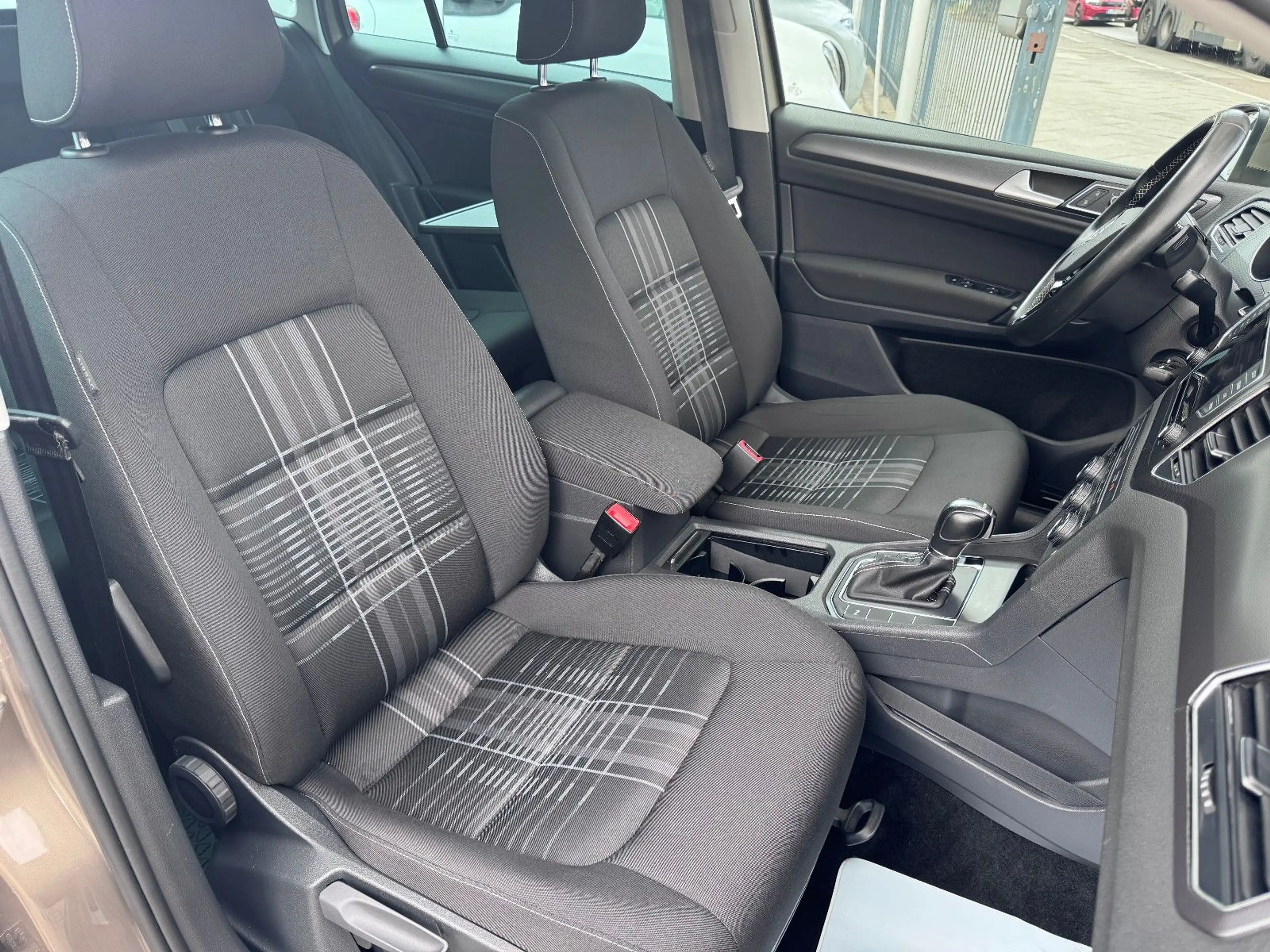 Volkswagen Golf Sportsvan Golf VII SPORTSVAN*2.0 150PS'BMT*2xPDC*SHZ* — photo 14
