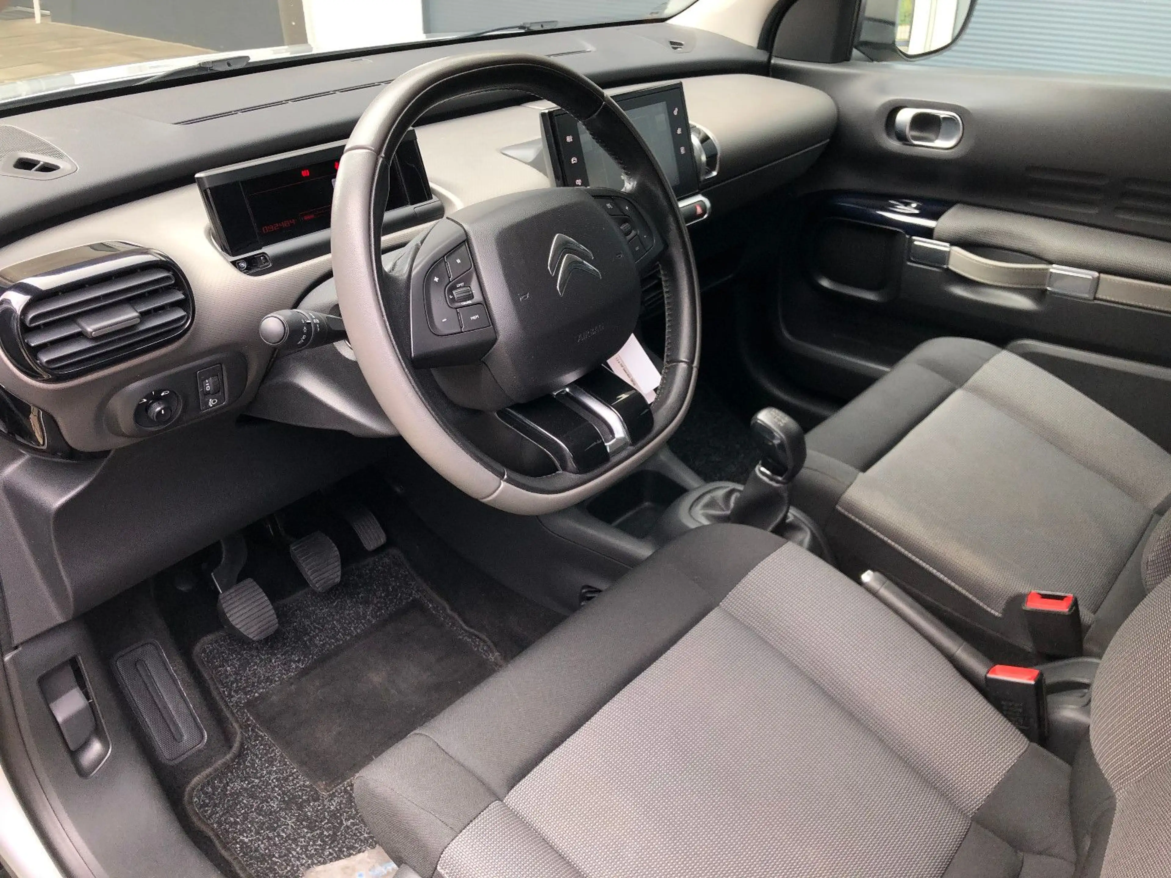 Citroen C4 Cactus Feel Edition Navi SHZ Kamera Tempomat — photo 14