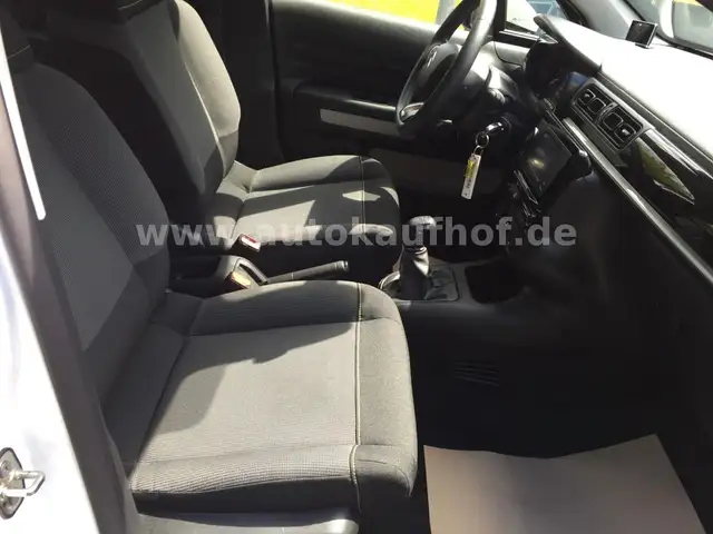 Citroen C3 view 11