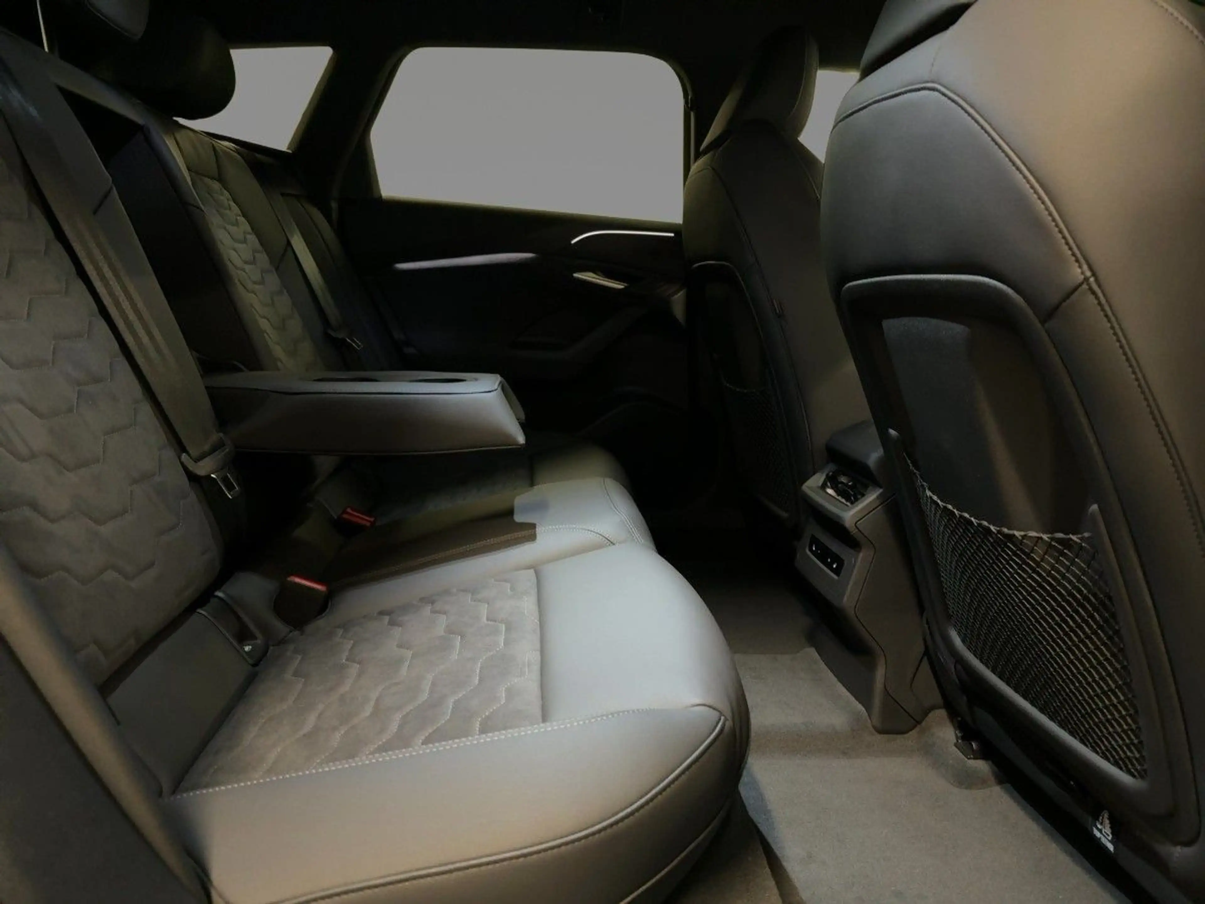 Audi A6 e-tron quattro — photo 11