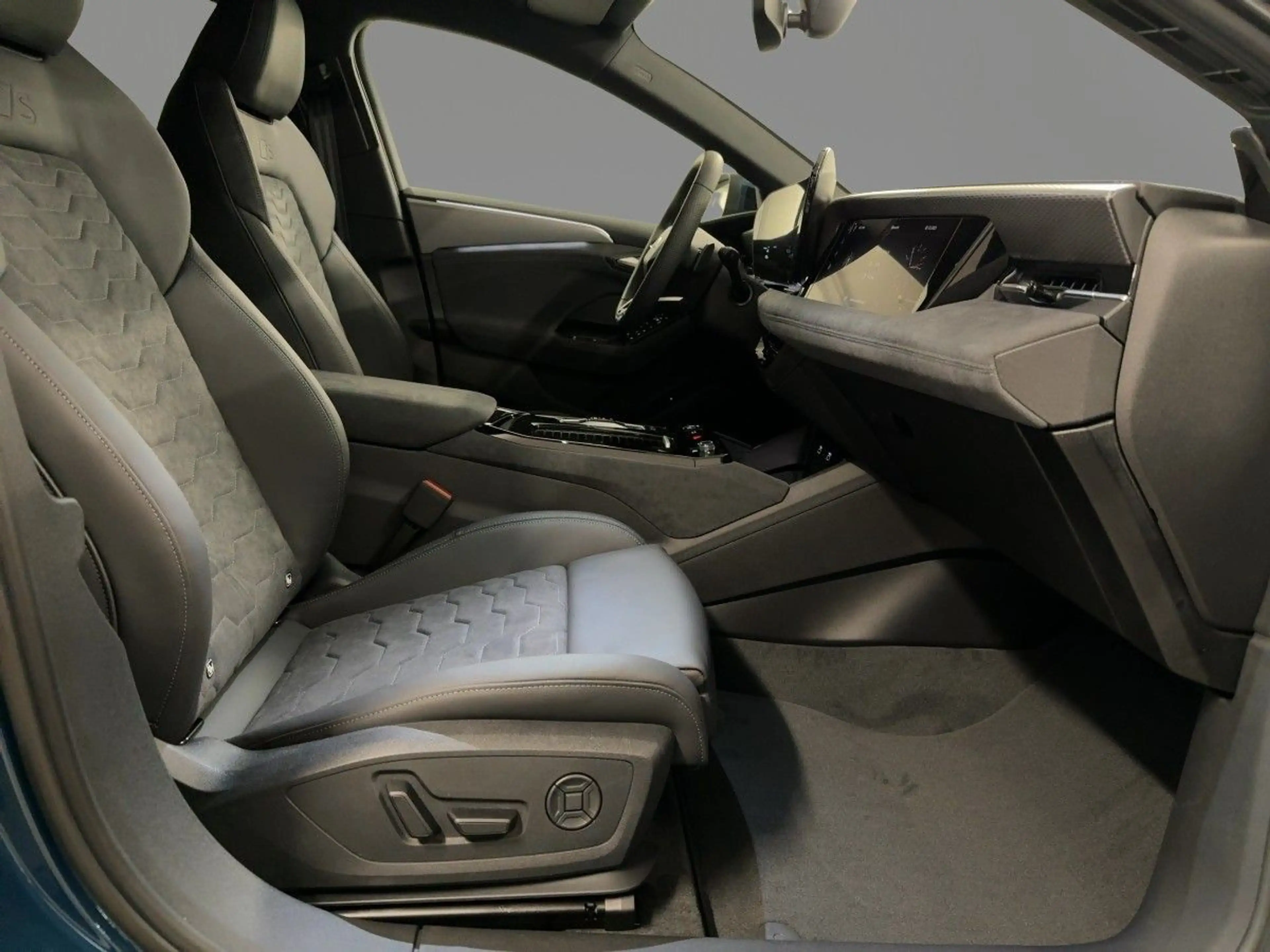 Audi A6 e-tron quattro — photo 10
