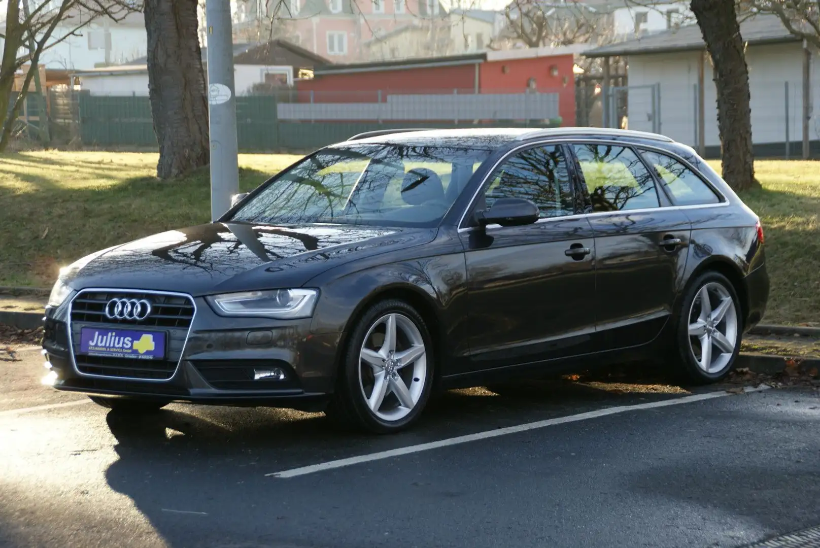 Audi A4 1.8 TFSI NAVI/AHK/SHZ/ALU Grau - 2