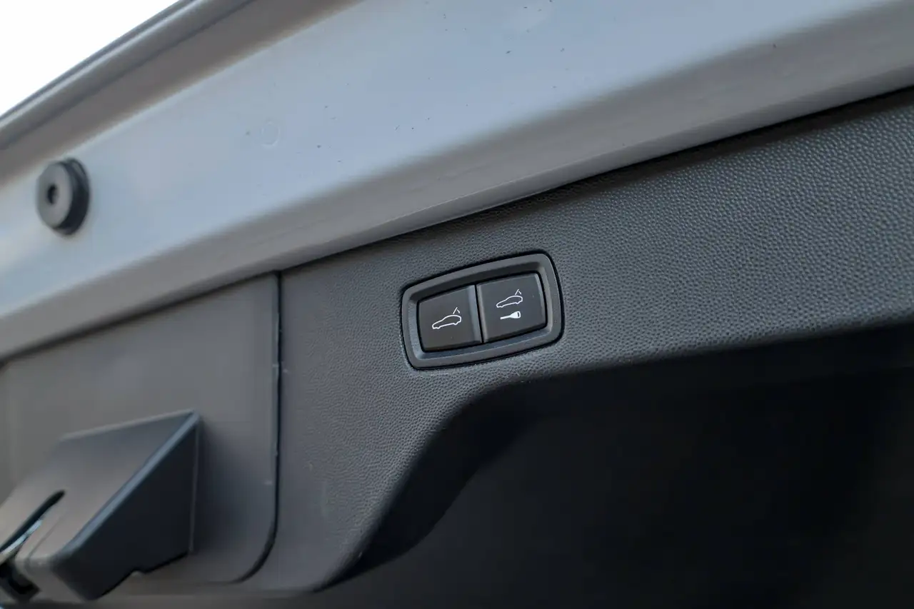 Porsche Macan 4 e-Macan 100 kWh, миниатюра 24