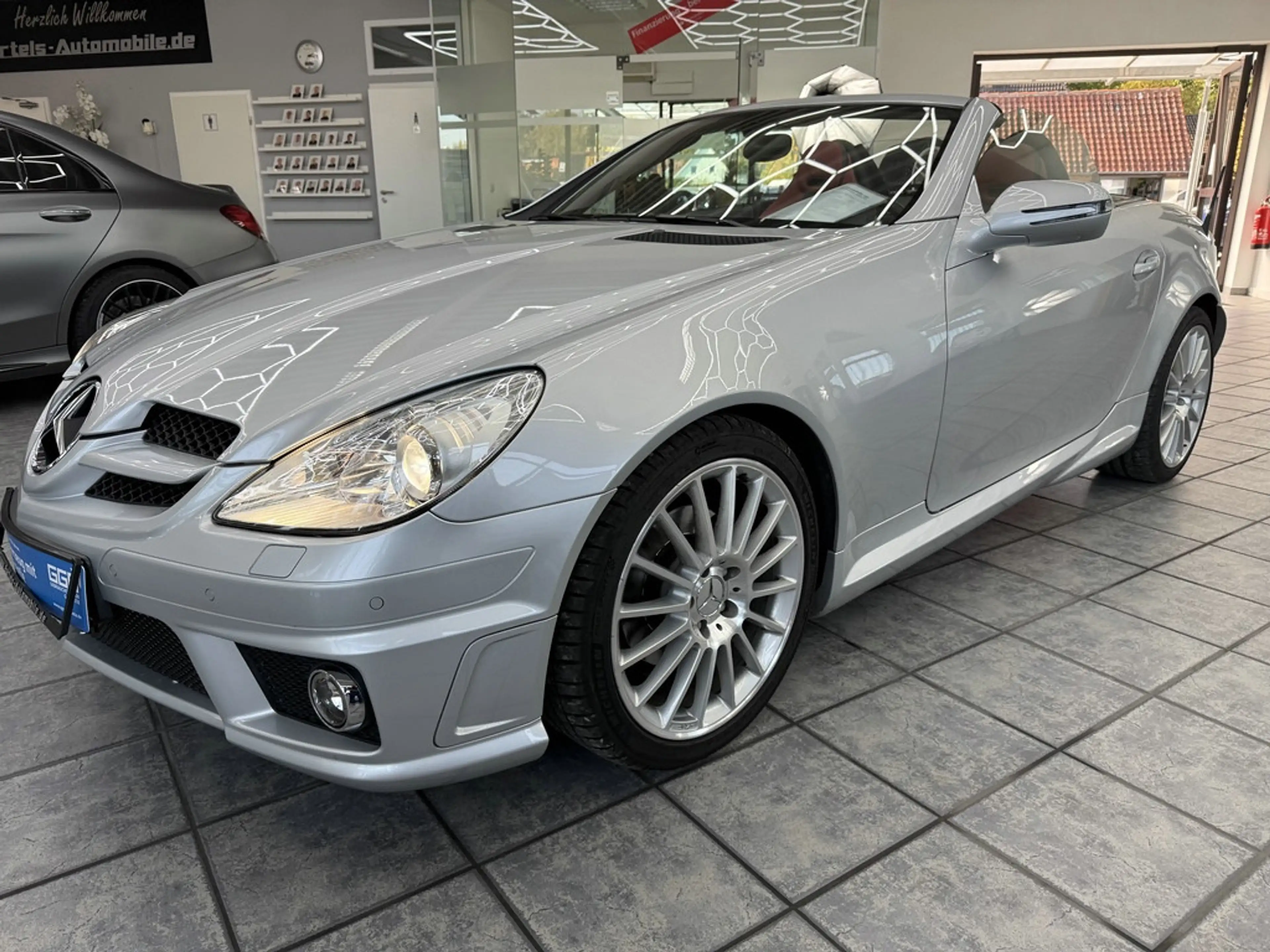 Mercedes-Benz SLK 300 V6 AMG-Line, Leder, Bi-Xenon, Airscarf — photo 10