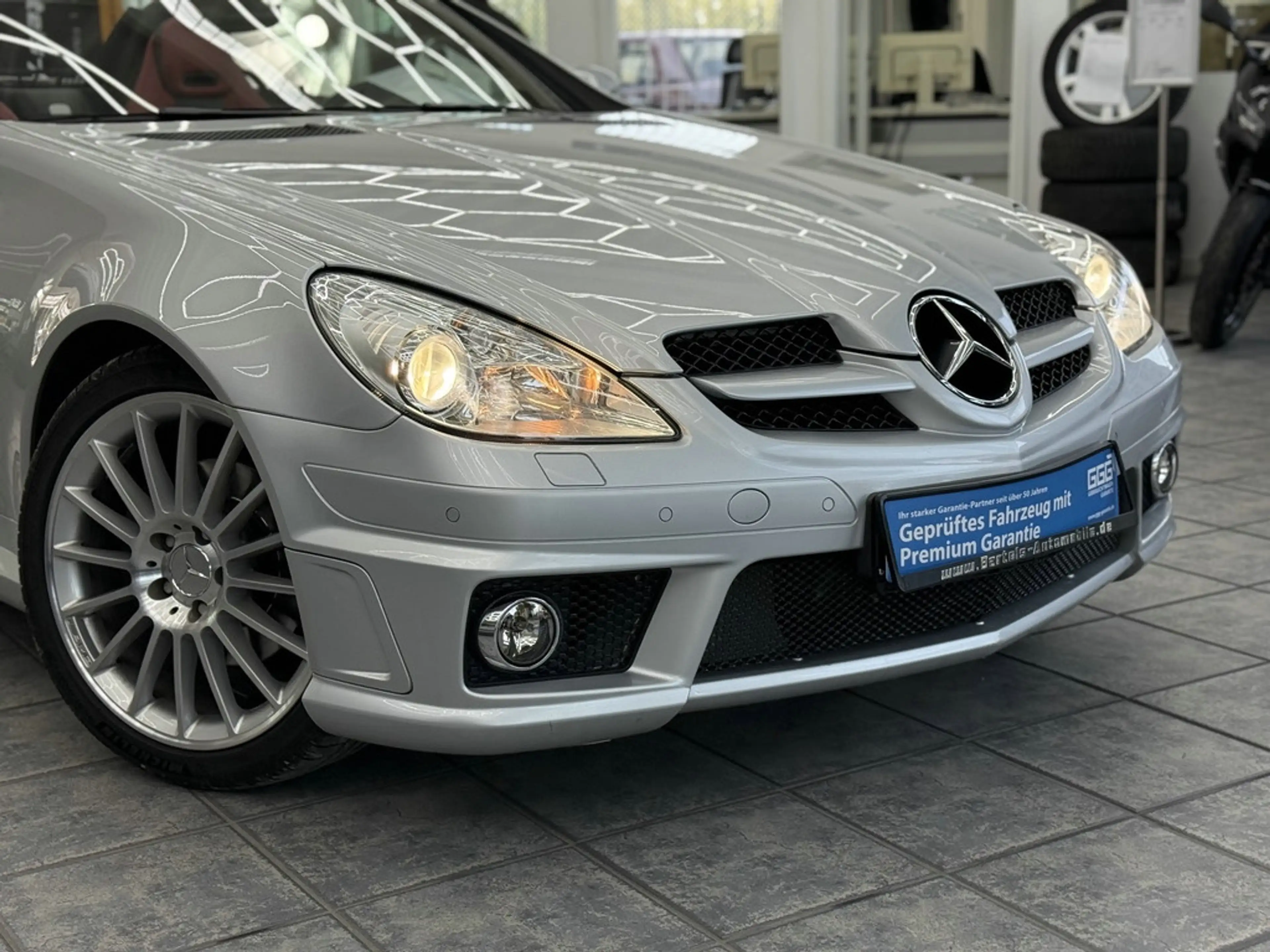 Mercedes-Benz SLK 300 V6 AMG-Line, Leder, Bi-Xenon, Airscarf — photo 2