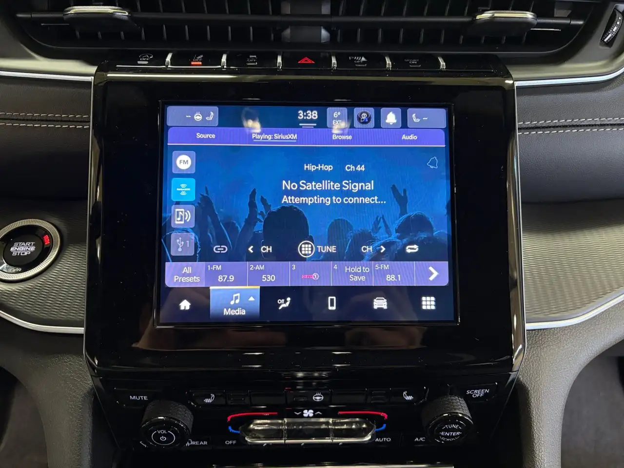 Jeep Grand Cherokee снимка Jeep Grand Cherokee