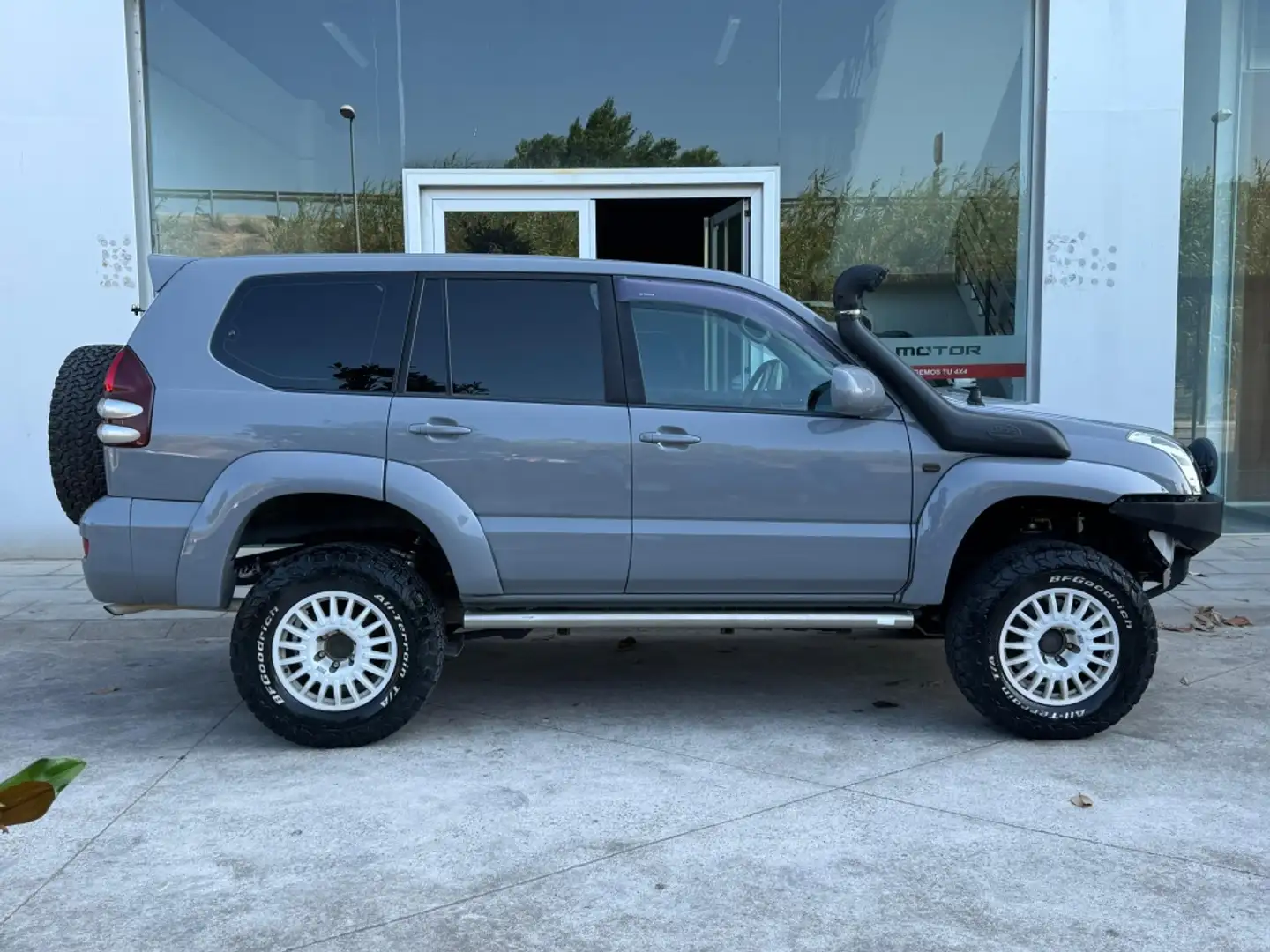 Toyota Land Cruiser D-4D VXL R-Edition Grau - 1