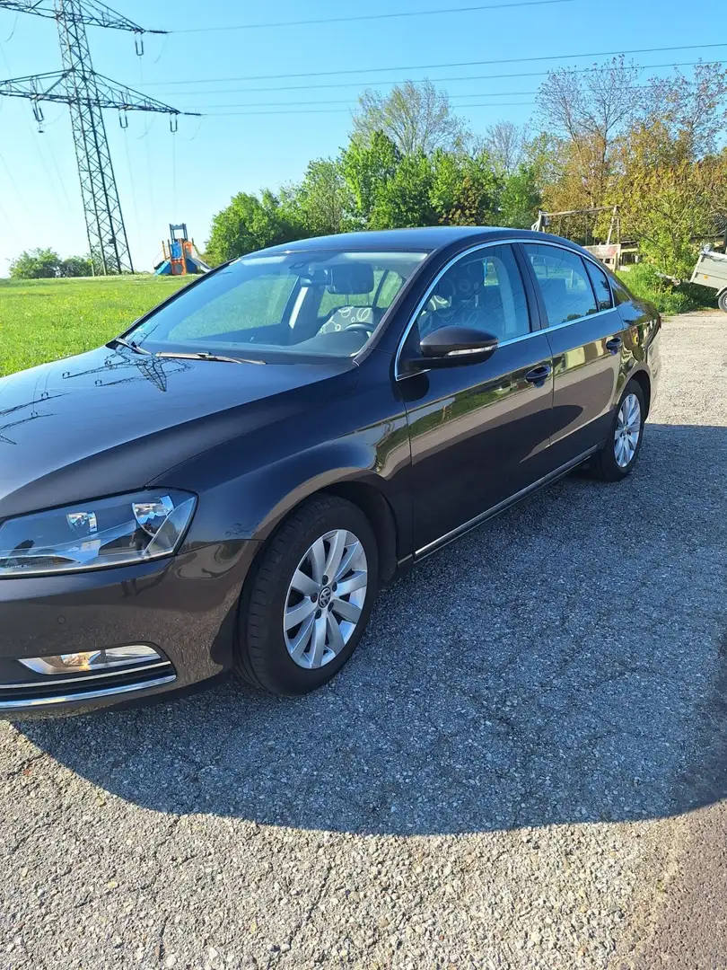Volkswagen Passat 1.6 TDI BlueMotion Technology Comfortline - 2