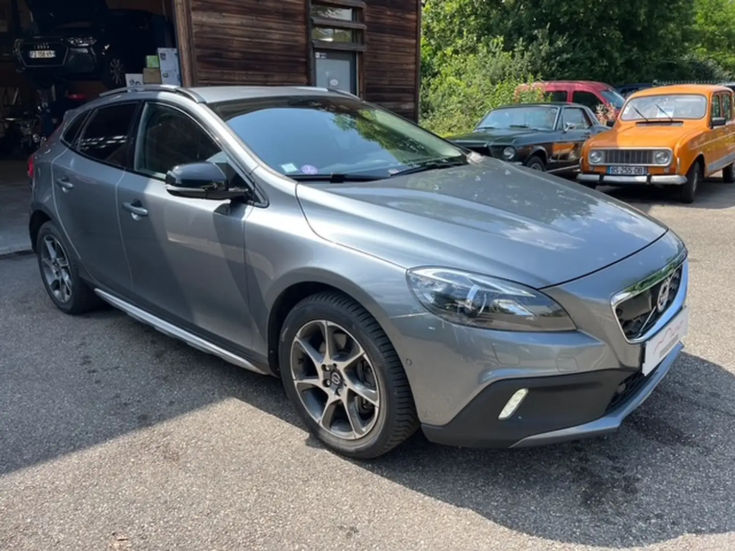 Volvo V40 T4 AWD 190cv Cross Country Gris - 1