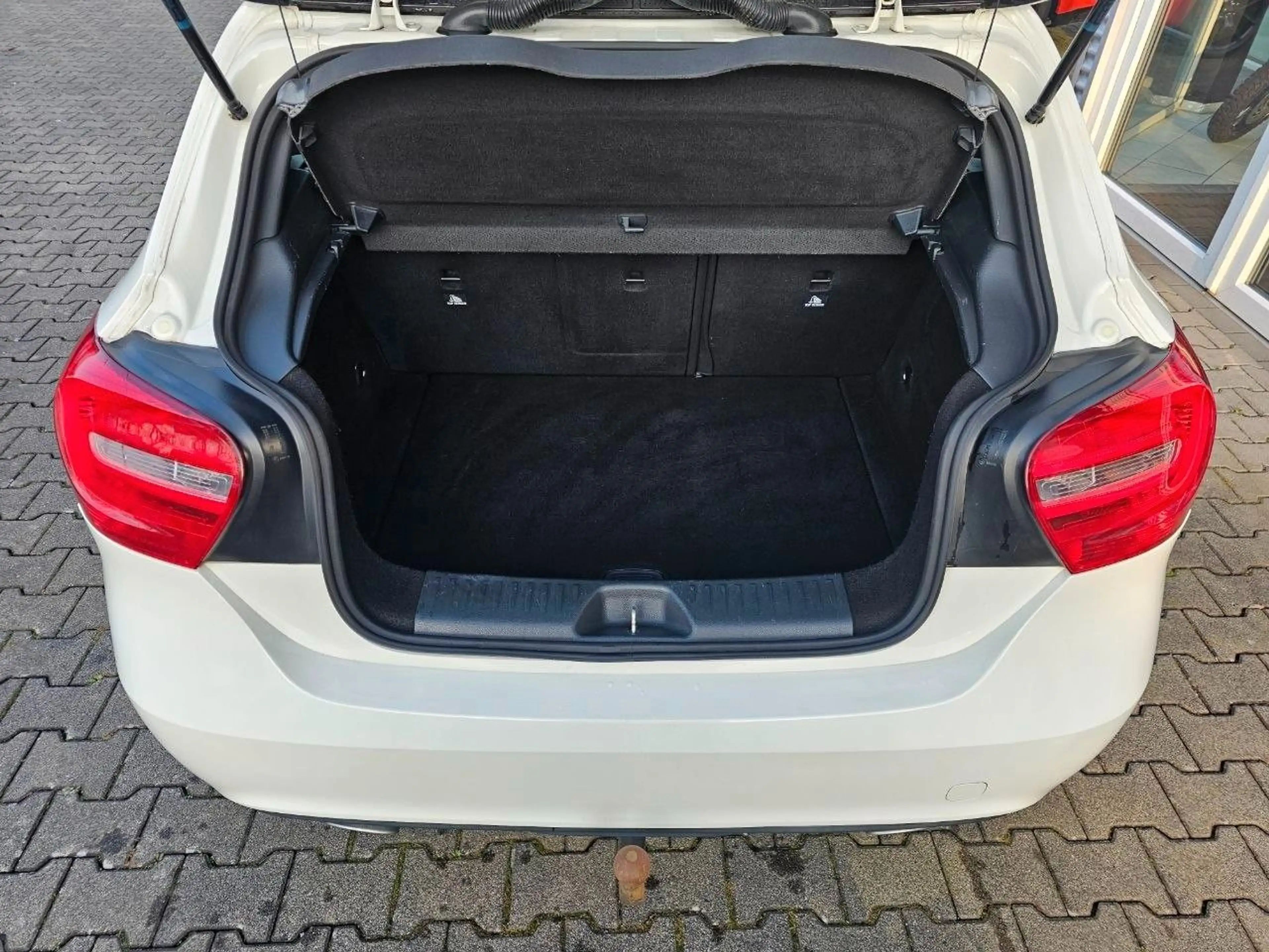 Mercedes-Benz A 180 CDI / d BlueEfficiency Automatik — photo 12