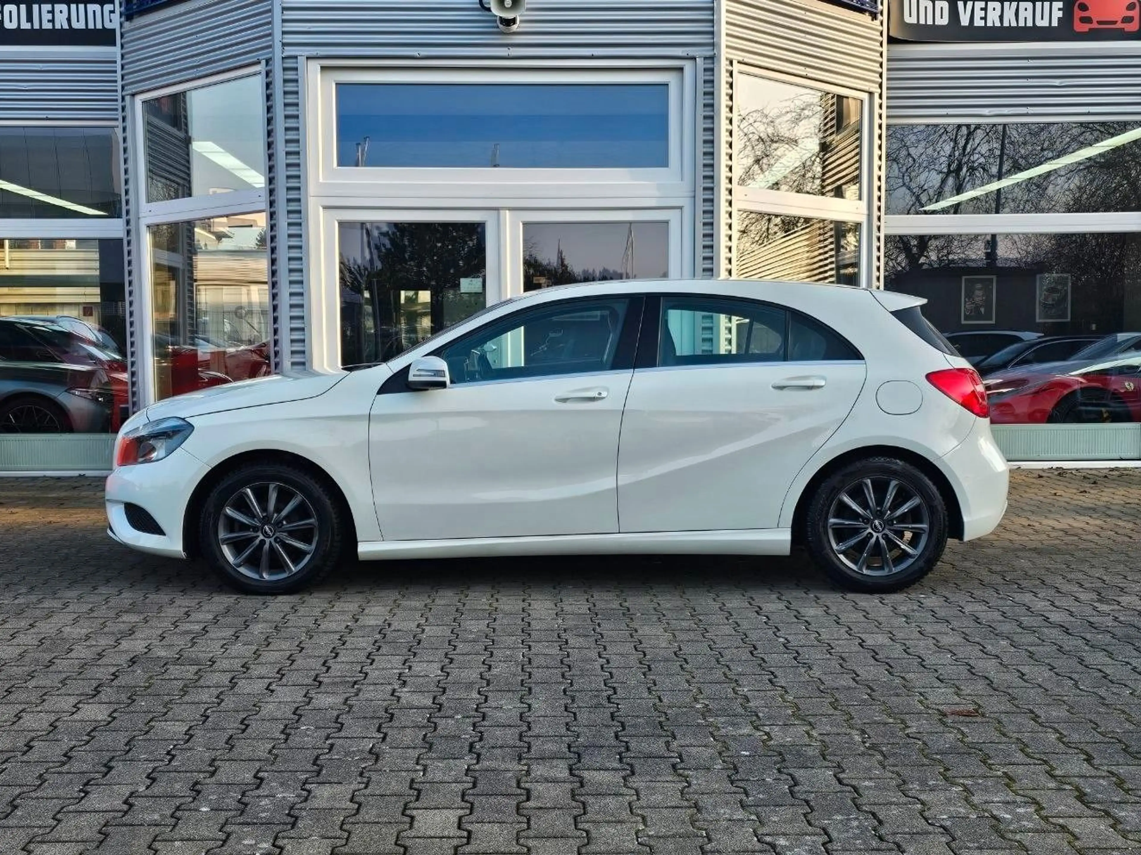 Mercedes-Benz A 180 CDI / d BlueEfficiency Automatik — photo 9
