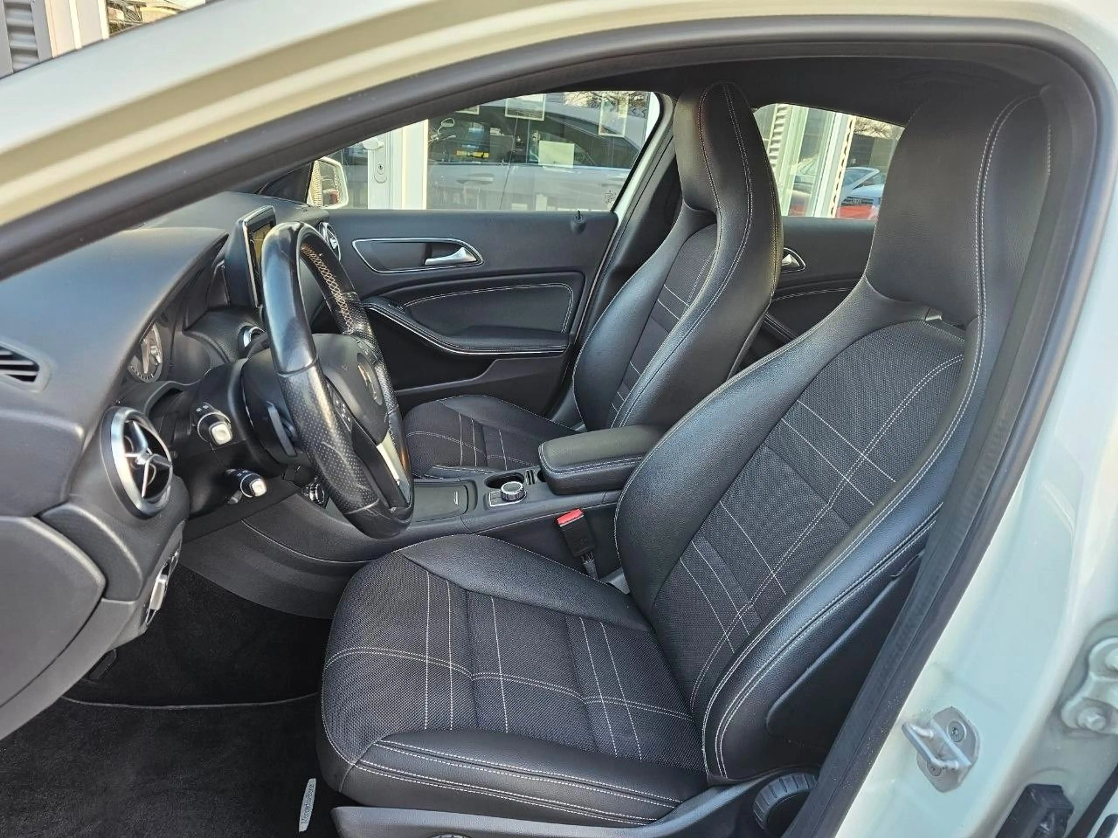 Mercedes-Benz A 180 CDI / d BlueEfficiency Automatik — photo 10
