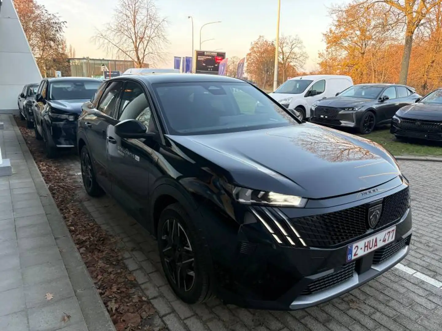 Peugeot 3008 3 1.2 HYBRID 145 e-DSC6 GT Zwart - 2