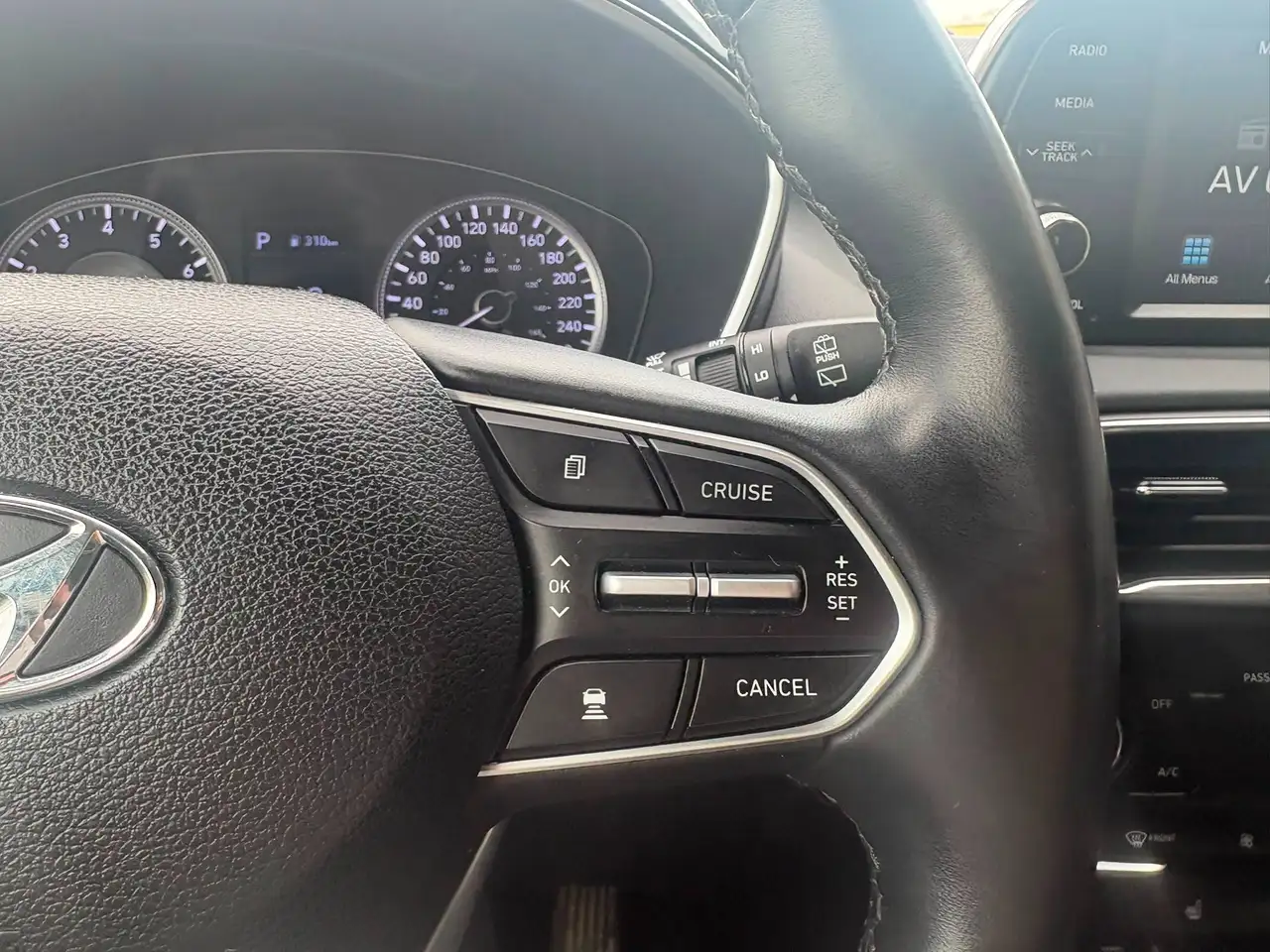 Hyundai SANTA FE снимка Hyundai SANTA FE