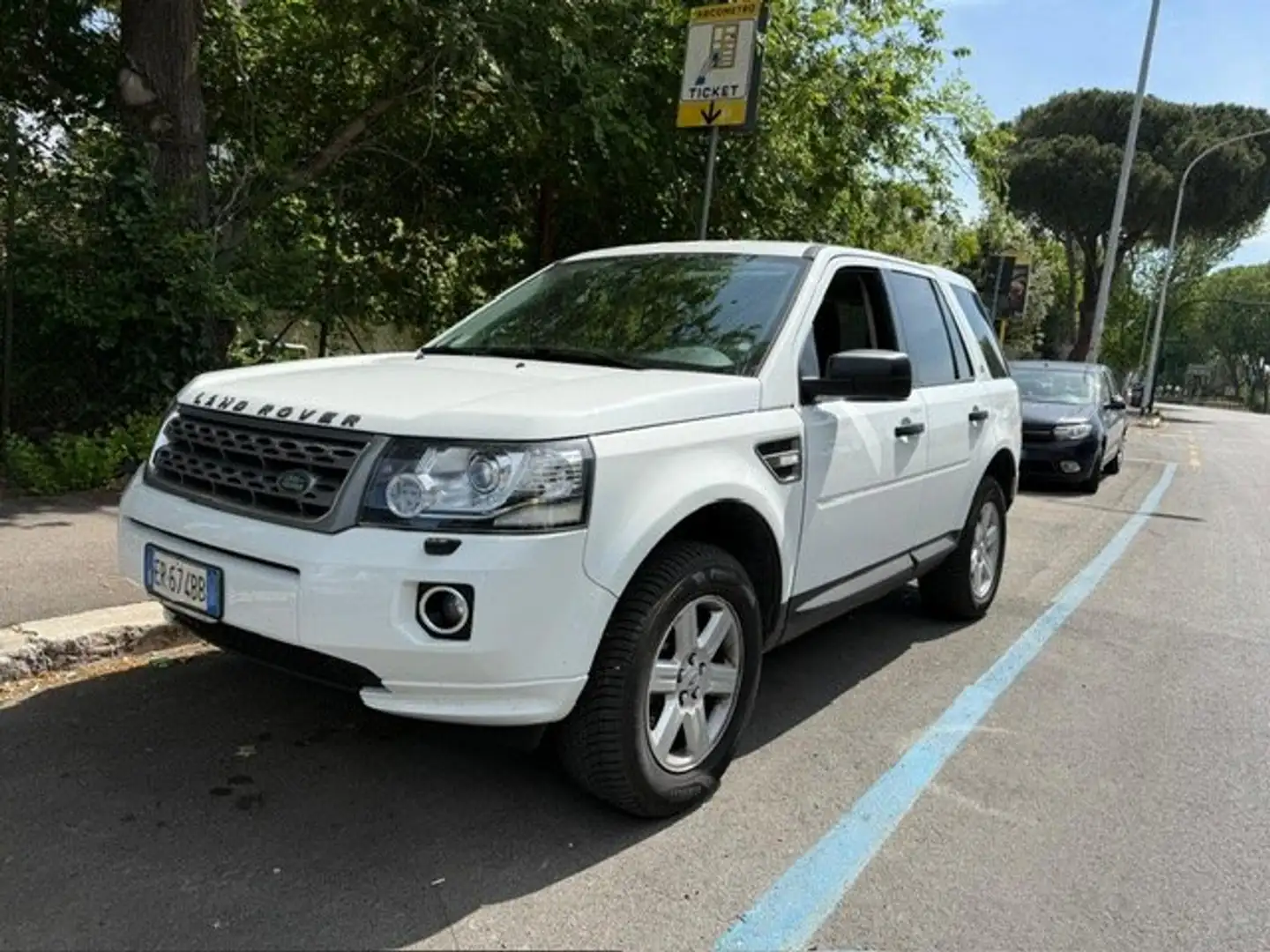 Land Rover Freelander Freelander II 2011 2.2 td4 S 4wd 150cv Manuale Bianco - 1