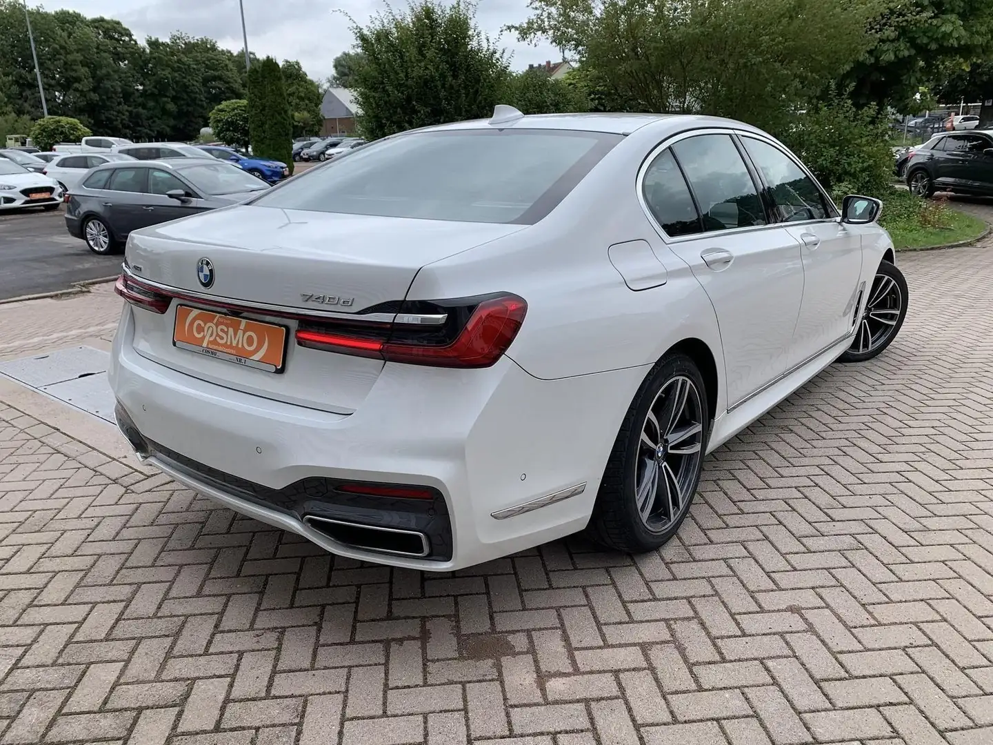BMW 740 d xDrive M Sport Limousine Standhzg+TV+HK+GSD Weiß - 2