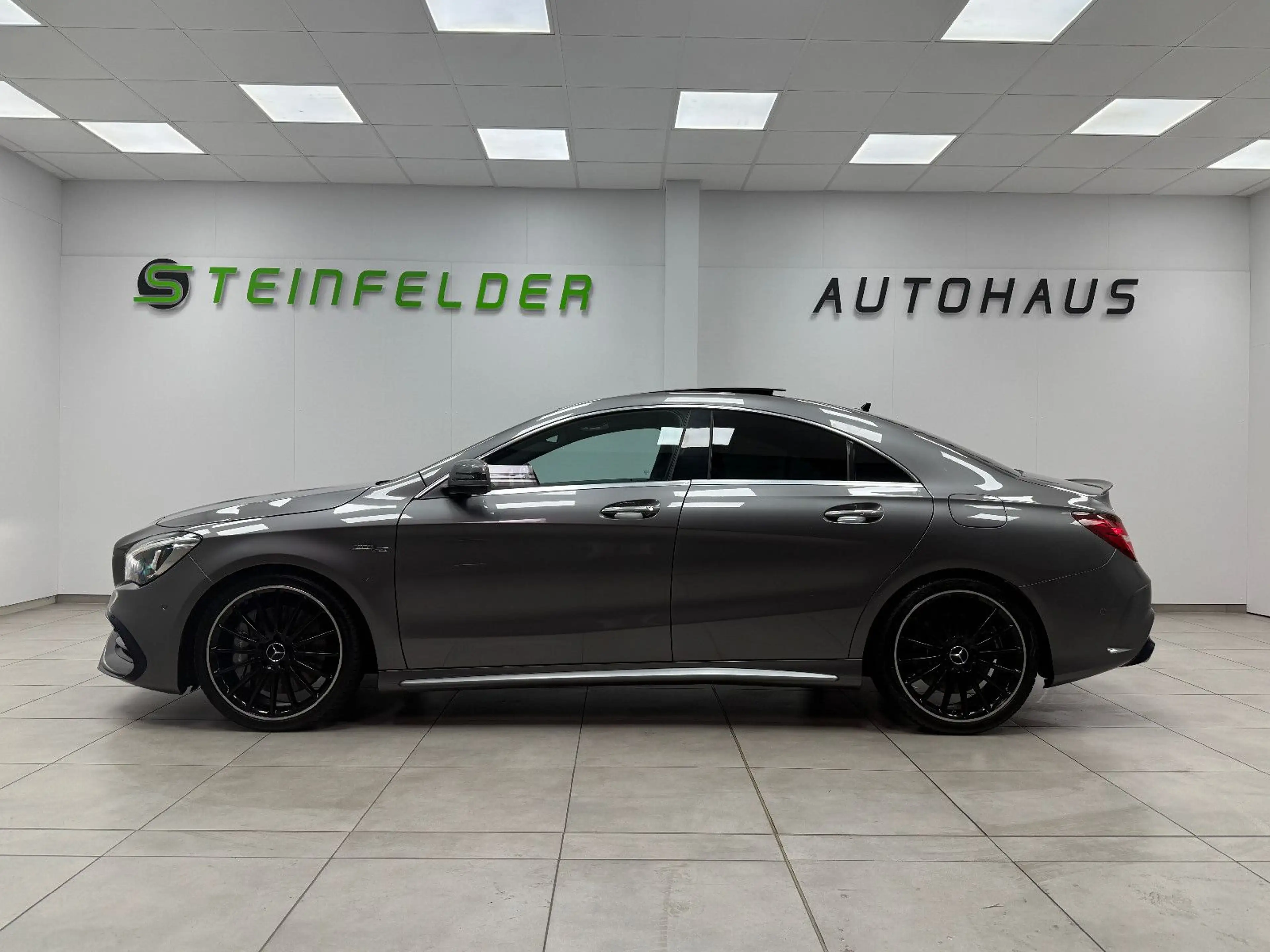 Mercedes-Benz CLA 45 AMG 4Matic PANORAMA / KEYLESS/PERFORMANCE — photo 4
