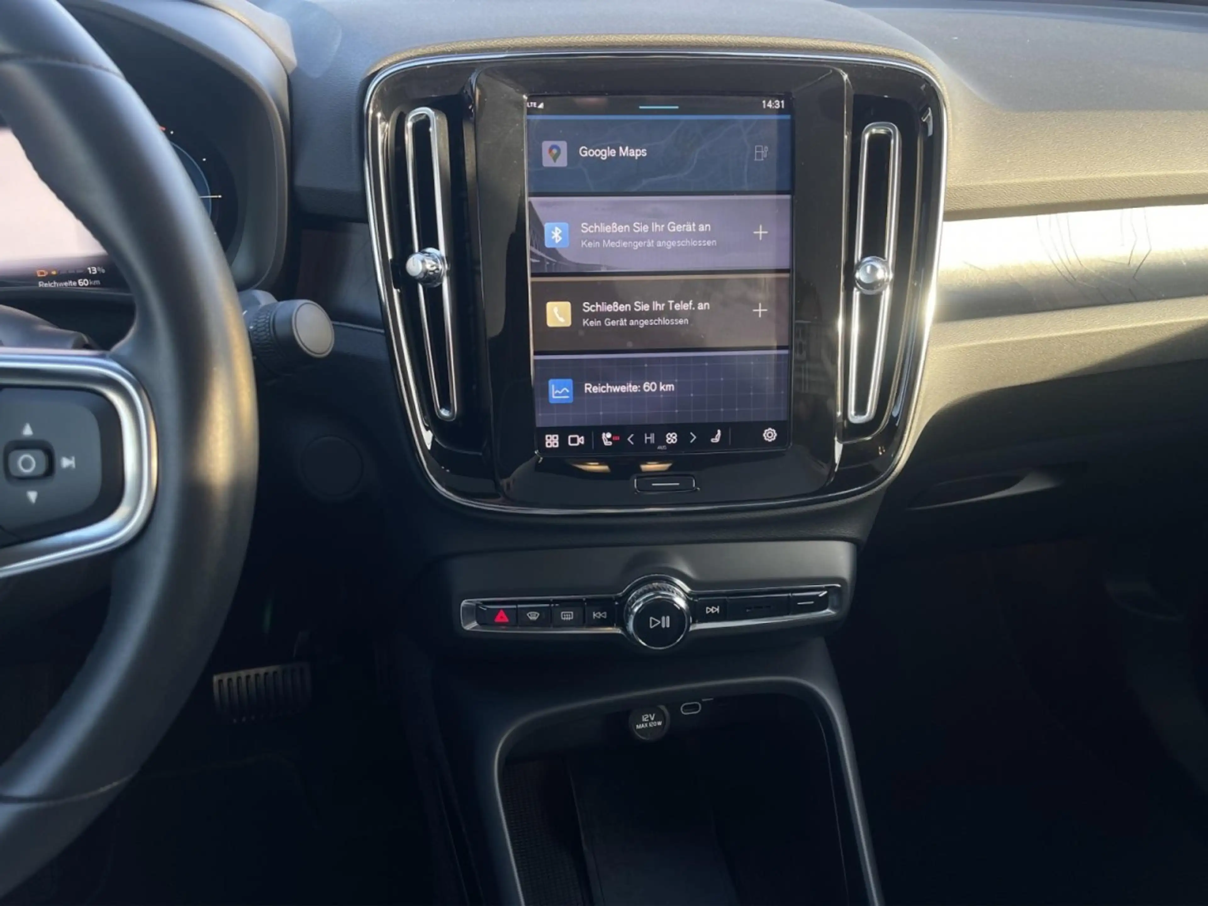 Volvo C40 Plus Twin Electric AWD/Navi/Kam/Pano/20Zoll Klima — photo 9
