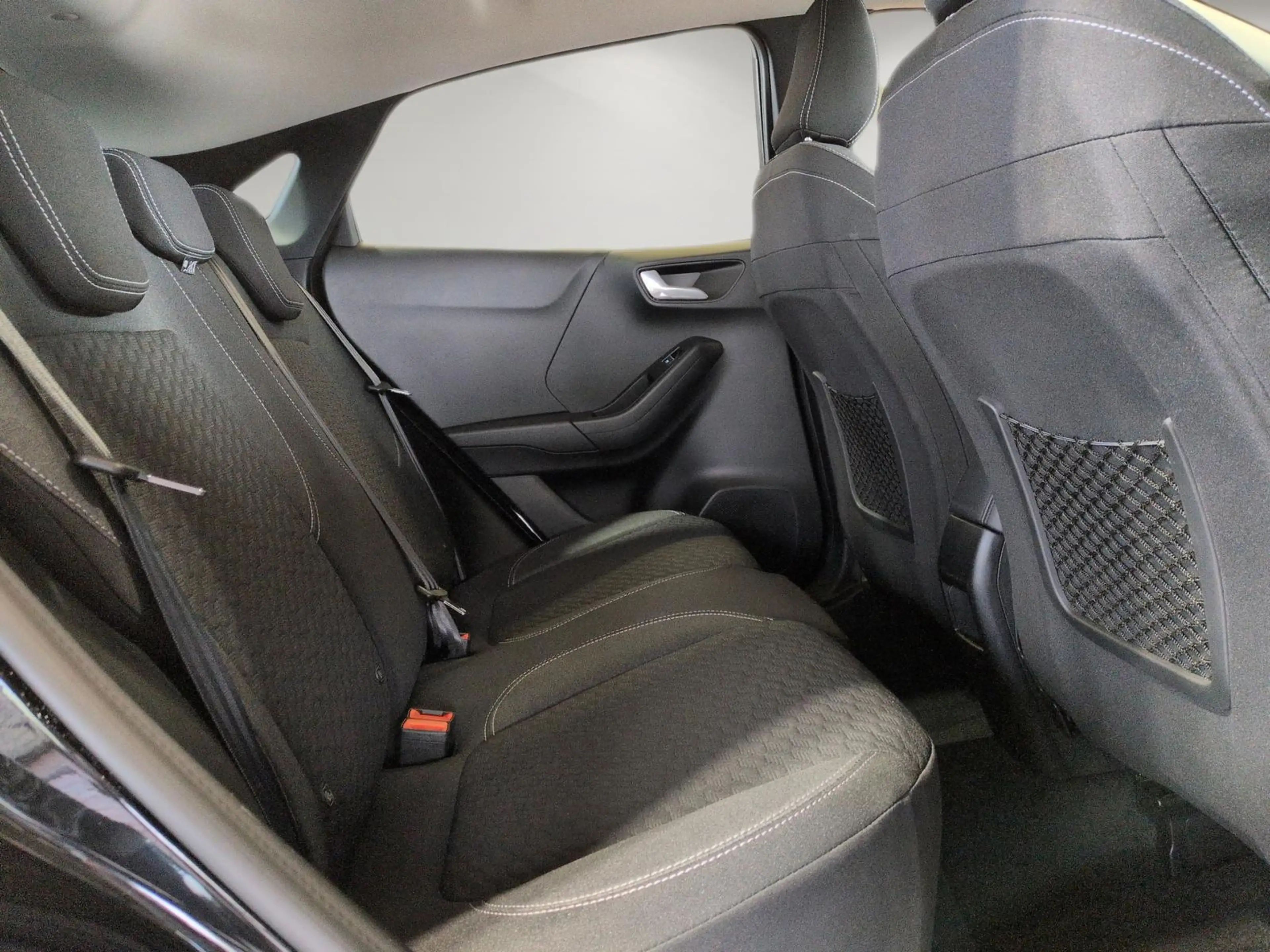 Ford Puma Titanium 1.0L / Fahrassistenz-Paket / LED — photo 13
