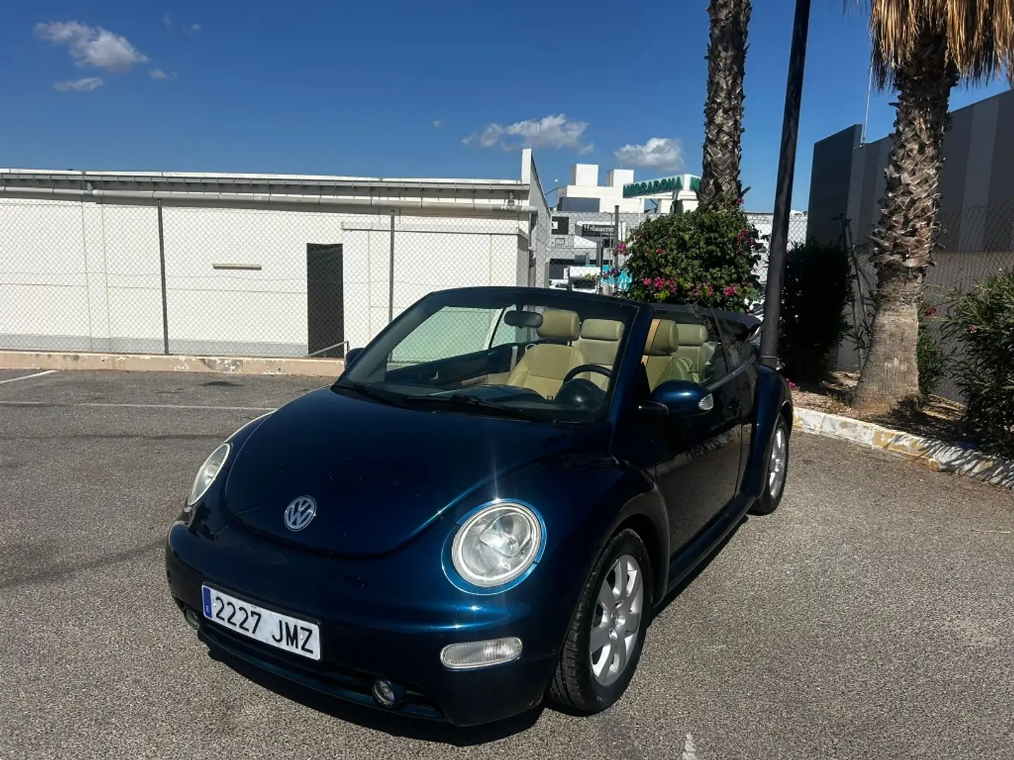 Volkswagen Beetle Cabrio 1.9TDI Azul - 1