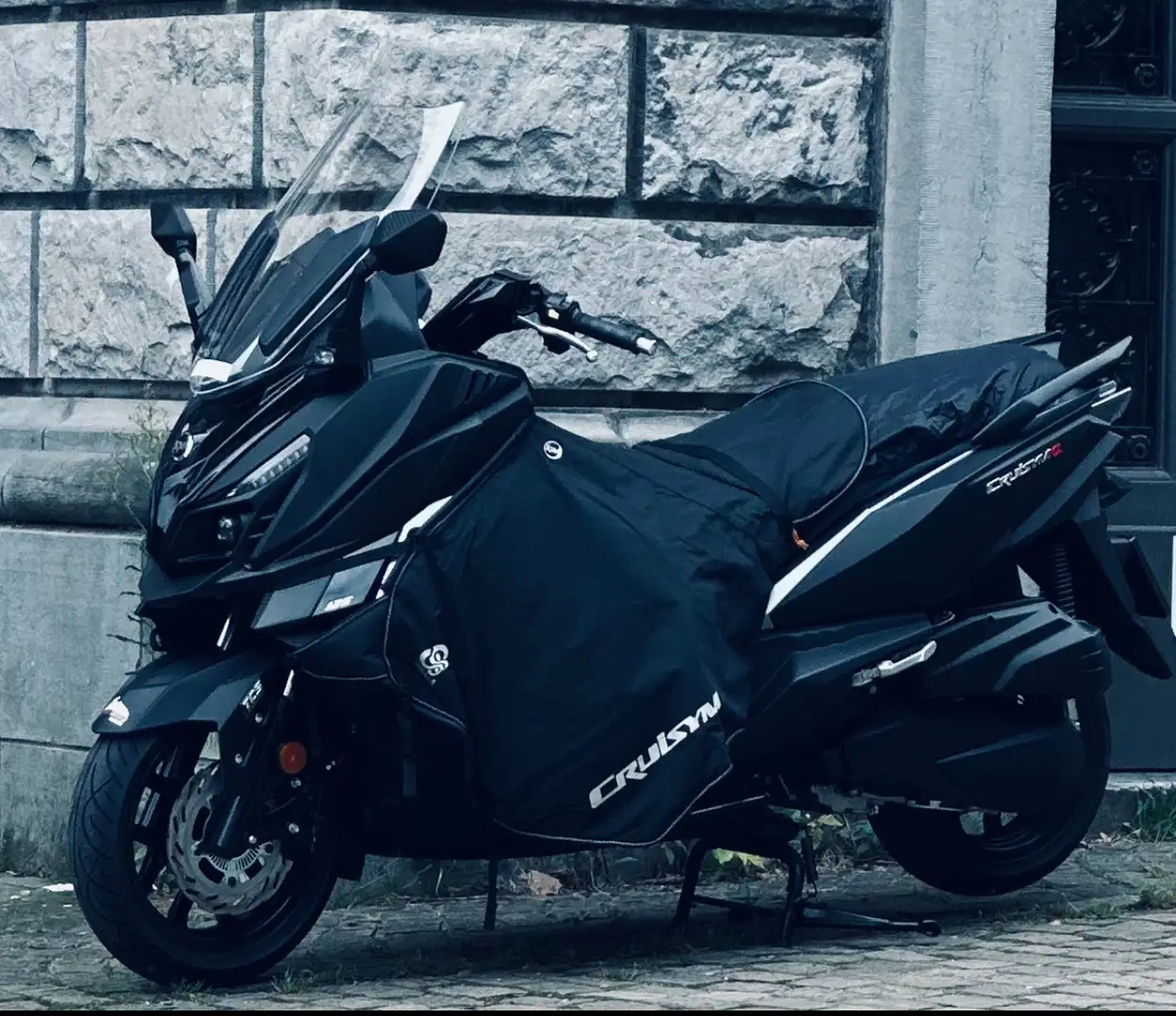 SYM Cruisym 125 topcase + tablier Noir - 2