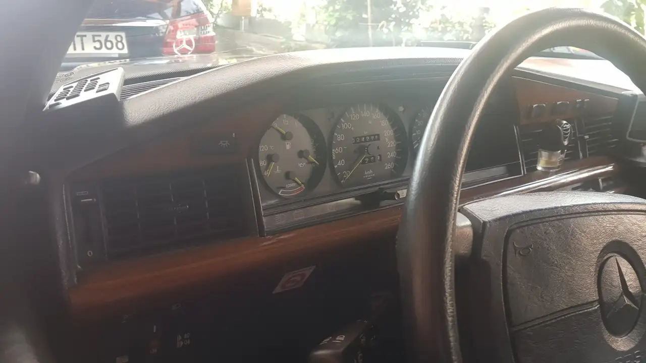Mercedes-Benz 190 E 2.3 -16V (201.034), foto 10
