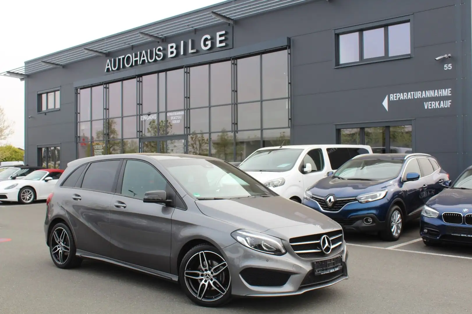 Mercedes-Benz B 200 AMG Line BlueEFFICIENCY Aut./Night/COMAND Grau - 1