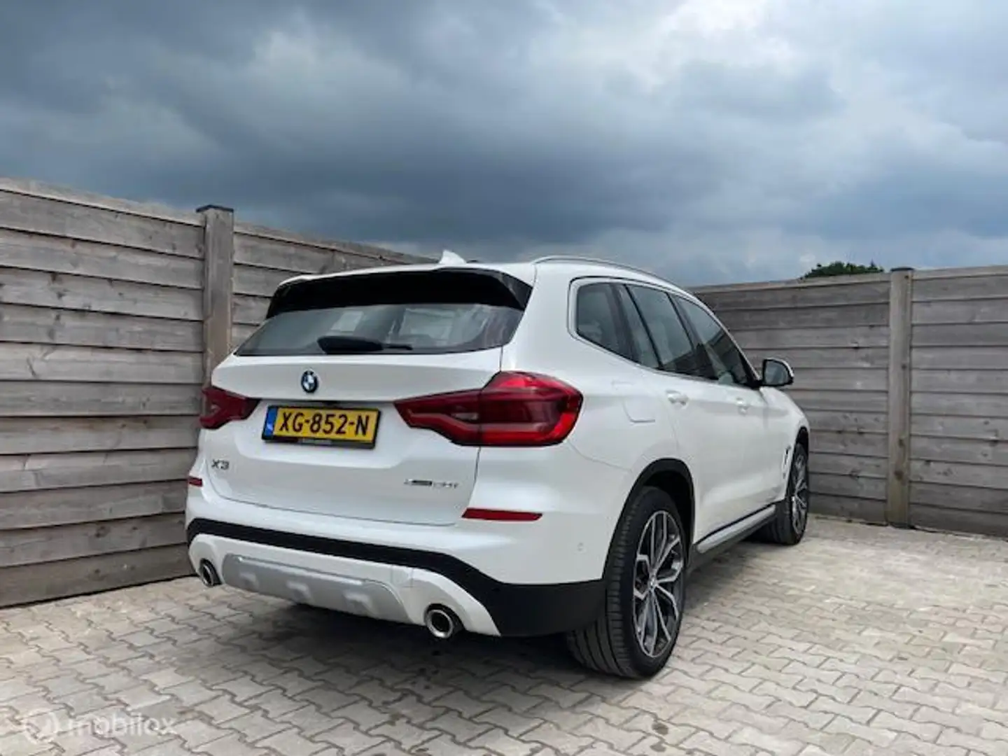 BMW X3 xDrive20i High Executive Head-Up/H&K/Pano/Camera Wit - 2