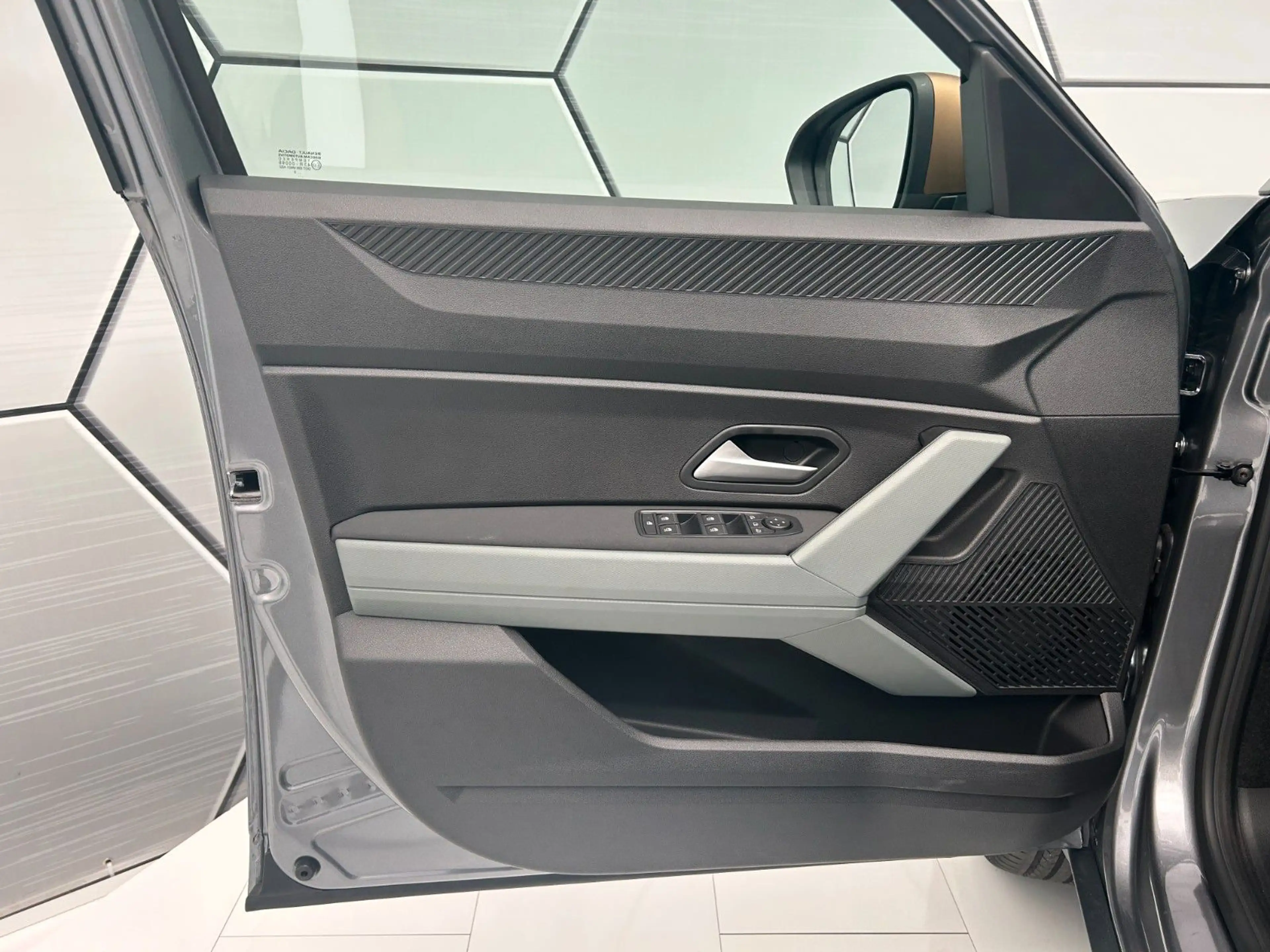 Dacia Bigster Extreme hybrid-G 150 4x4 City/Winter — photo 14
