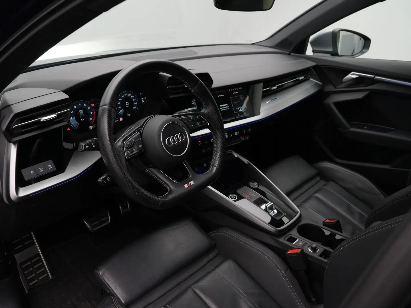 Audi A3 Sportback 35 TFSI 150 pk S-tronic S edition / S-Li Blauw - 2