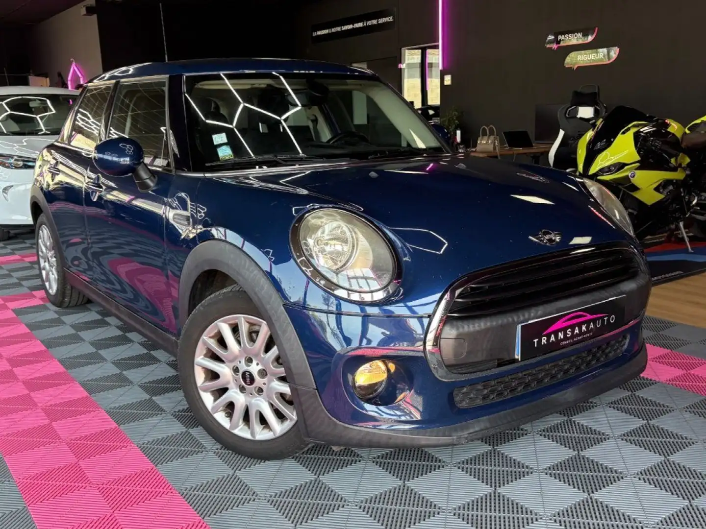 MINI One HATCH 5 PORTES Finition Chili 102 ch Radar AR ~ Clim Auto ~ Limiteur de vitesse Bleu - 1