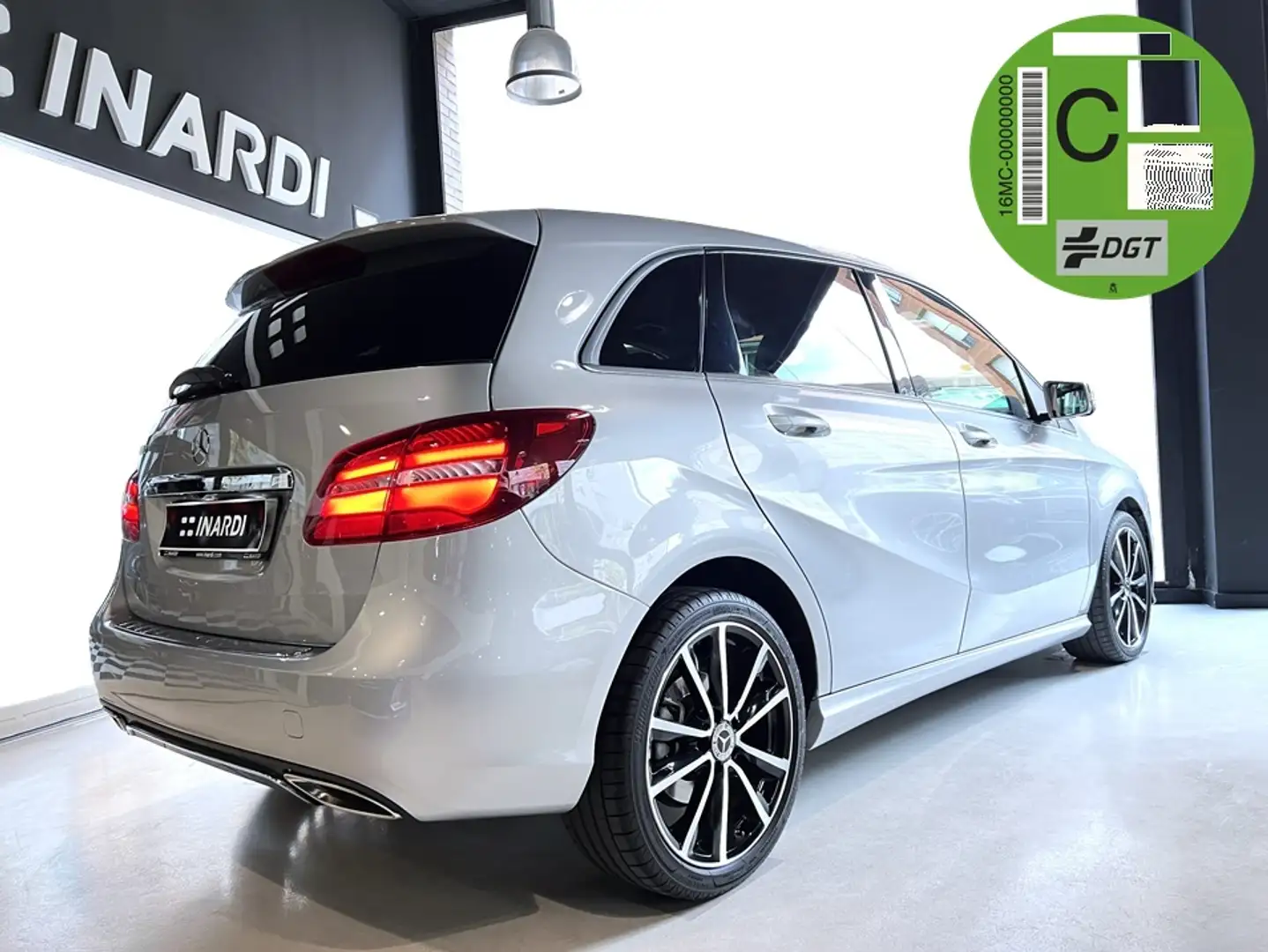 Mercedes-Benz B 200 200d 7G-DCT Zilver - 2