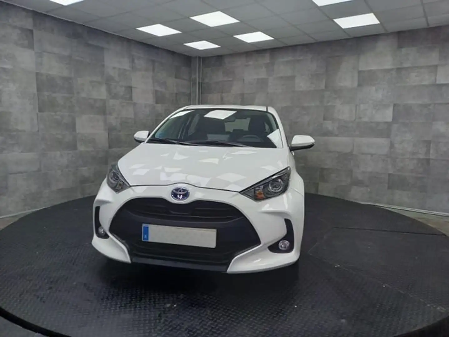 Toyota Yaris 120H 1.5 Active Tech Blanco - 2