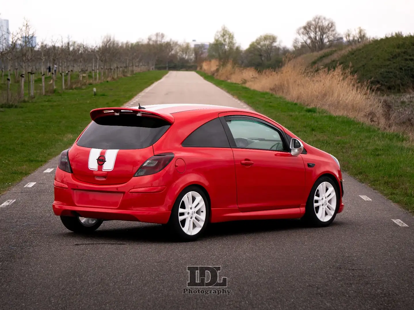 Opel Corsa 1.4-16V Color edition Rood - 2
