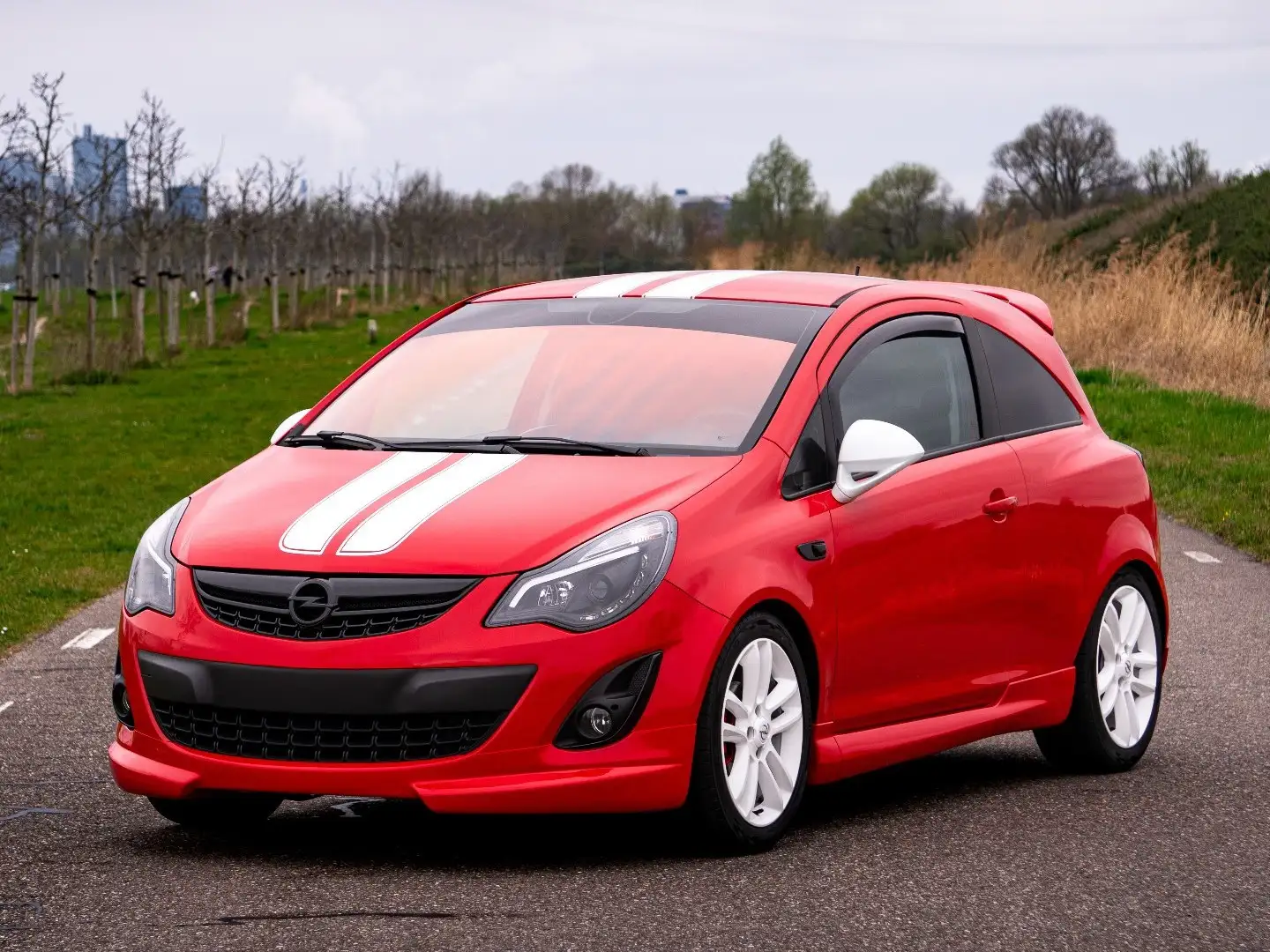 Opel Corsa 1.4-16V Color edition Rood - 1