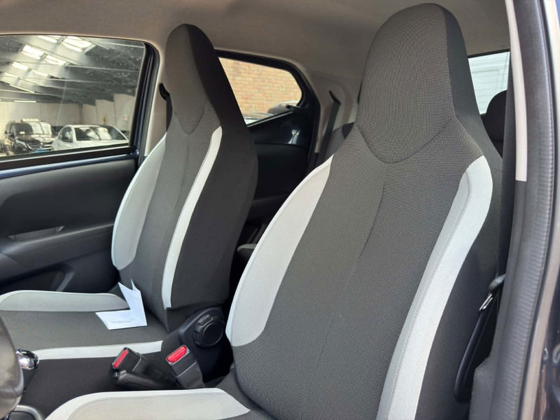 Toyota Aygo 1.0 VVT-i x-play \ automaat \ camera \ e1 — photo 9